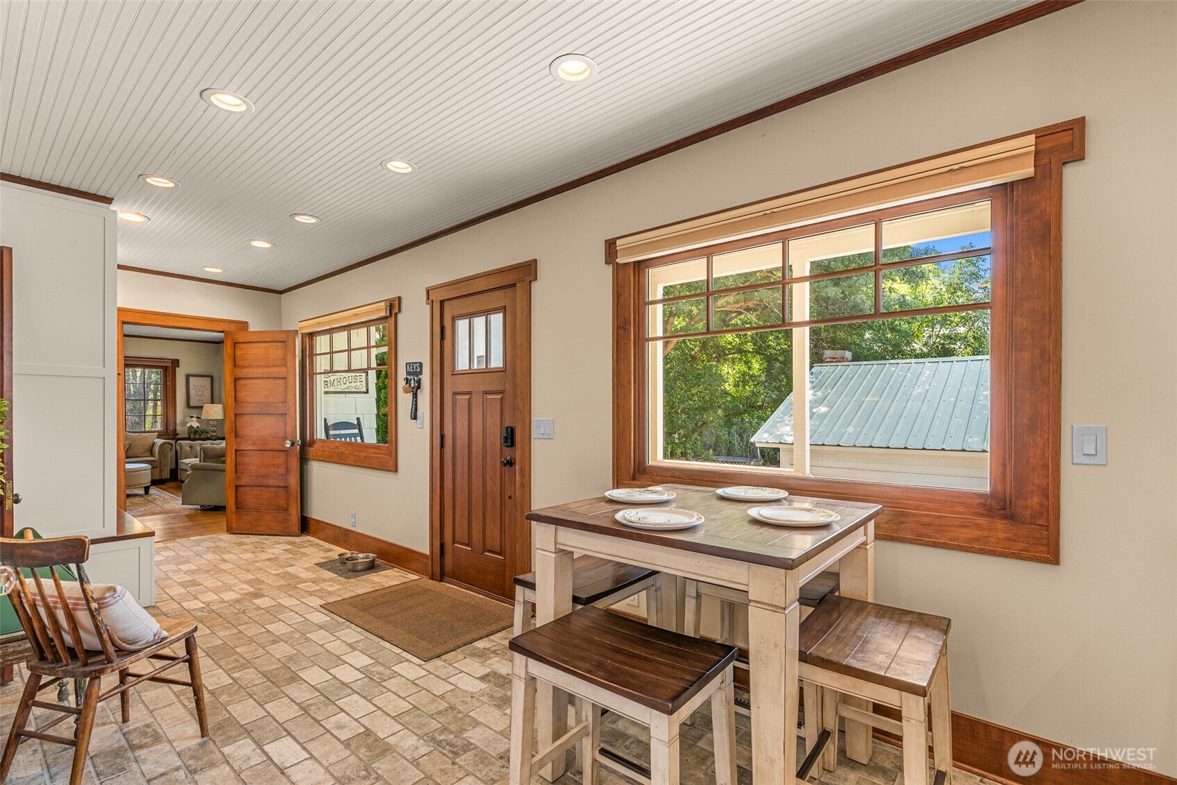 1105 Easy Street Property Photo 15