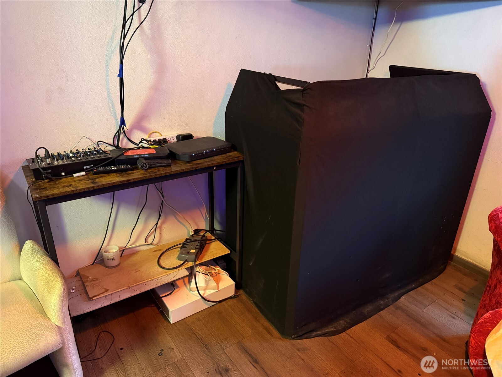 2551675 Property Photo 9