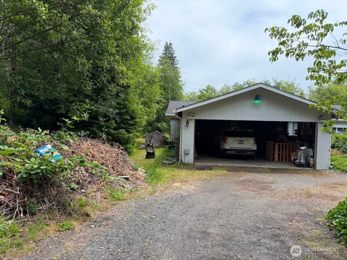 244 N Dubois Road Property Photo 3
