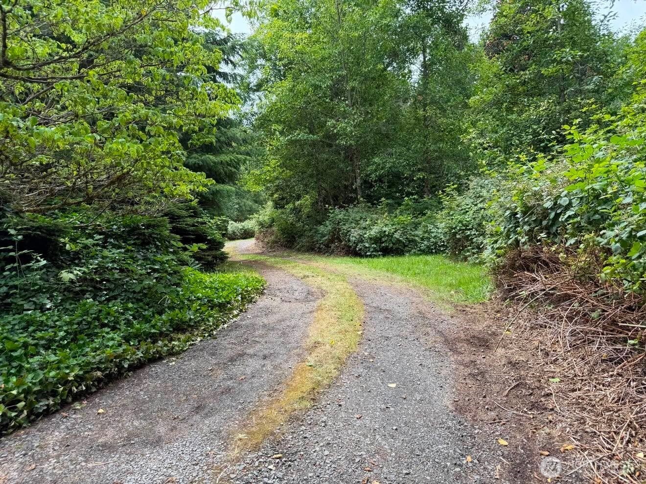 244 N Dubois Road Property Photo 5
