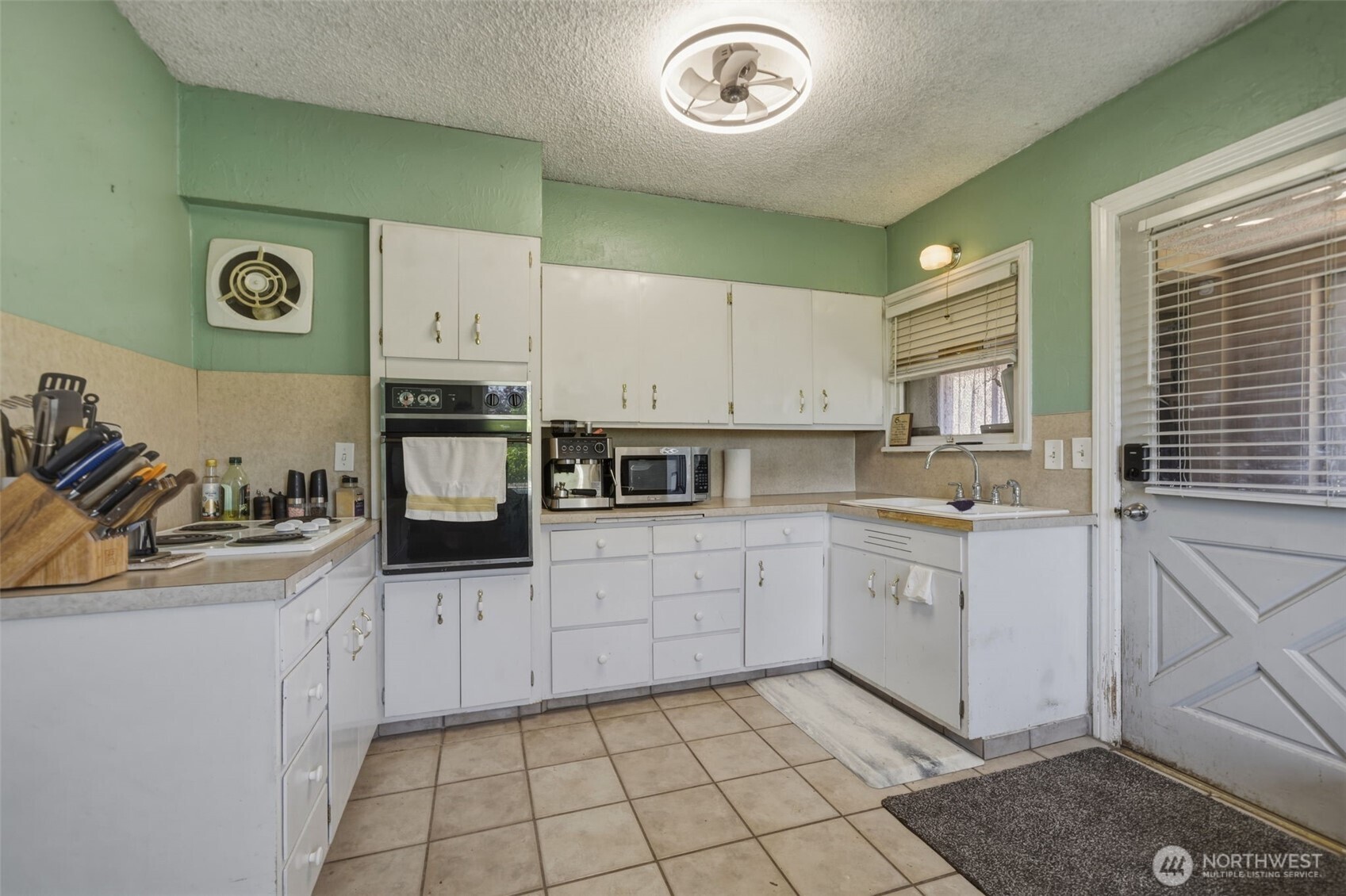 1300 Ne 209th Street Property Photo 22