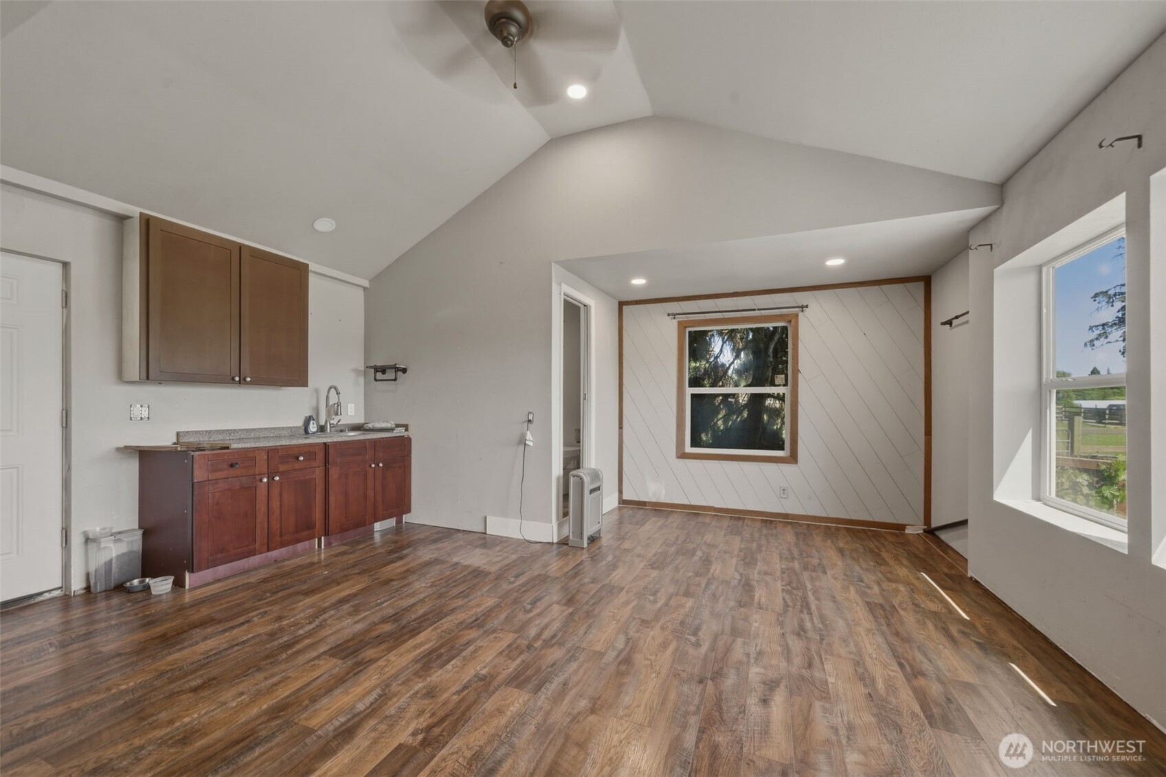 1300 Ne 209th Street Property Photo 27