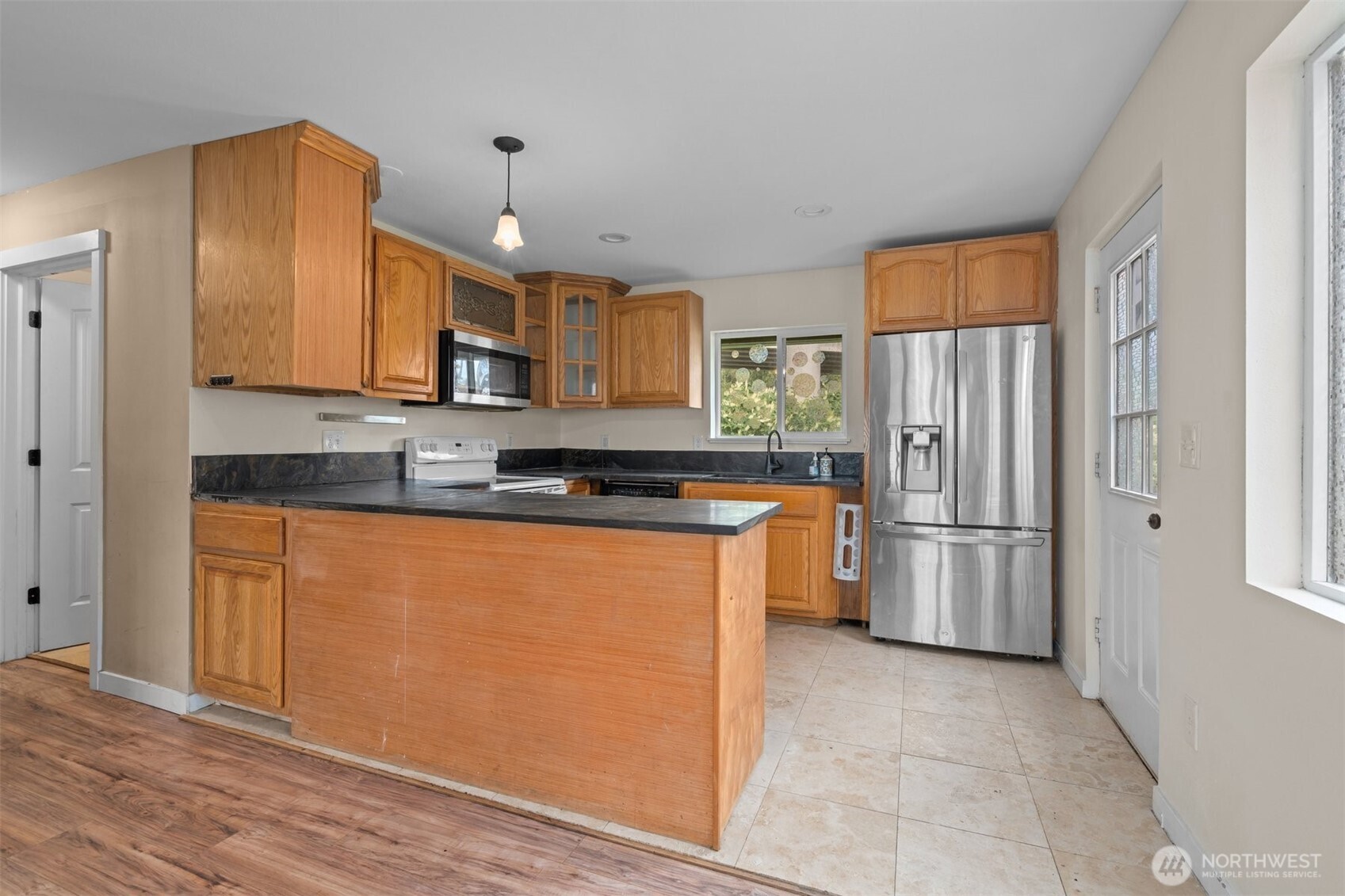 13315 Valley Avenue Property Photo 7