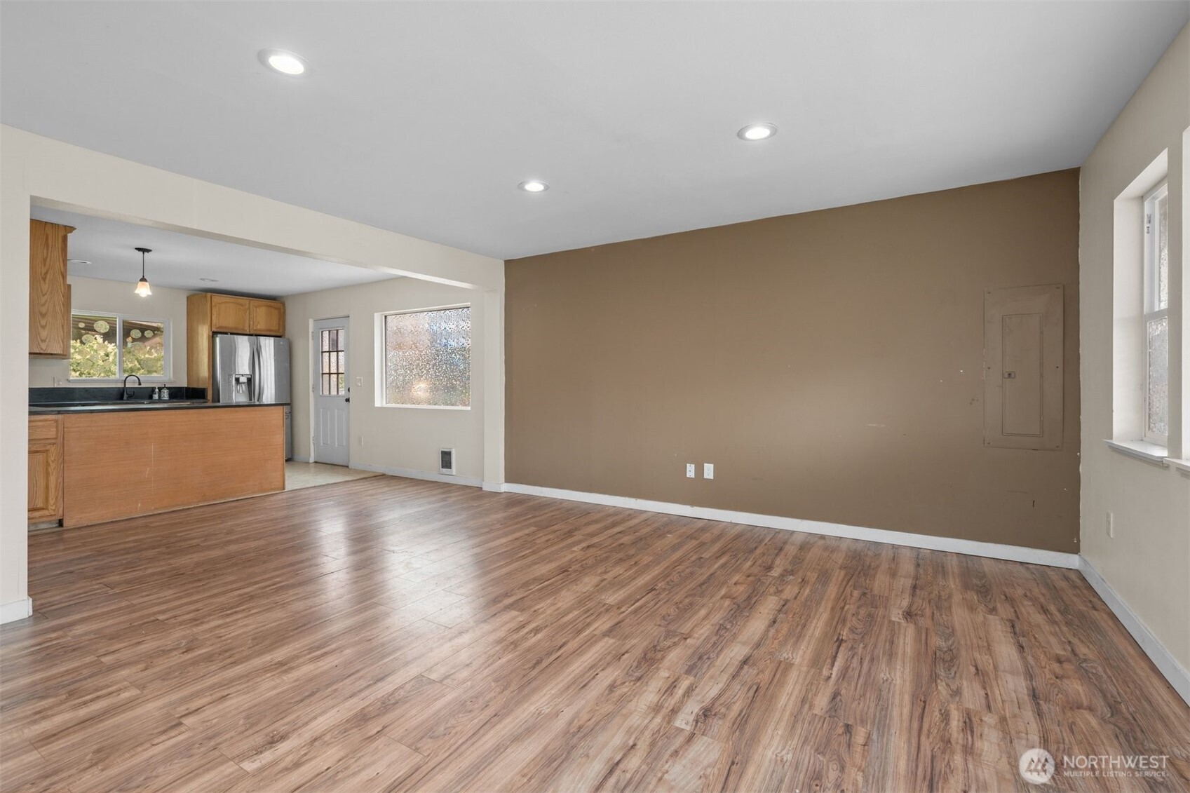 13315 Valley Avenue Property Photo 9
