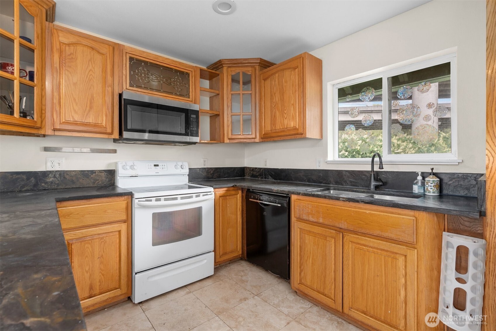 13315 Valley Avenue Property Photo 12