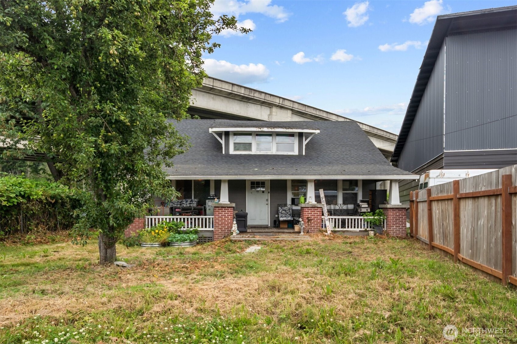 13315 Valley Avenue Property Photo 24
