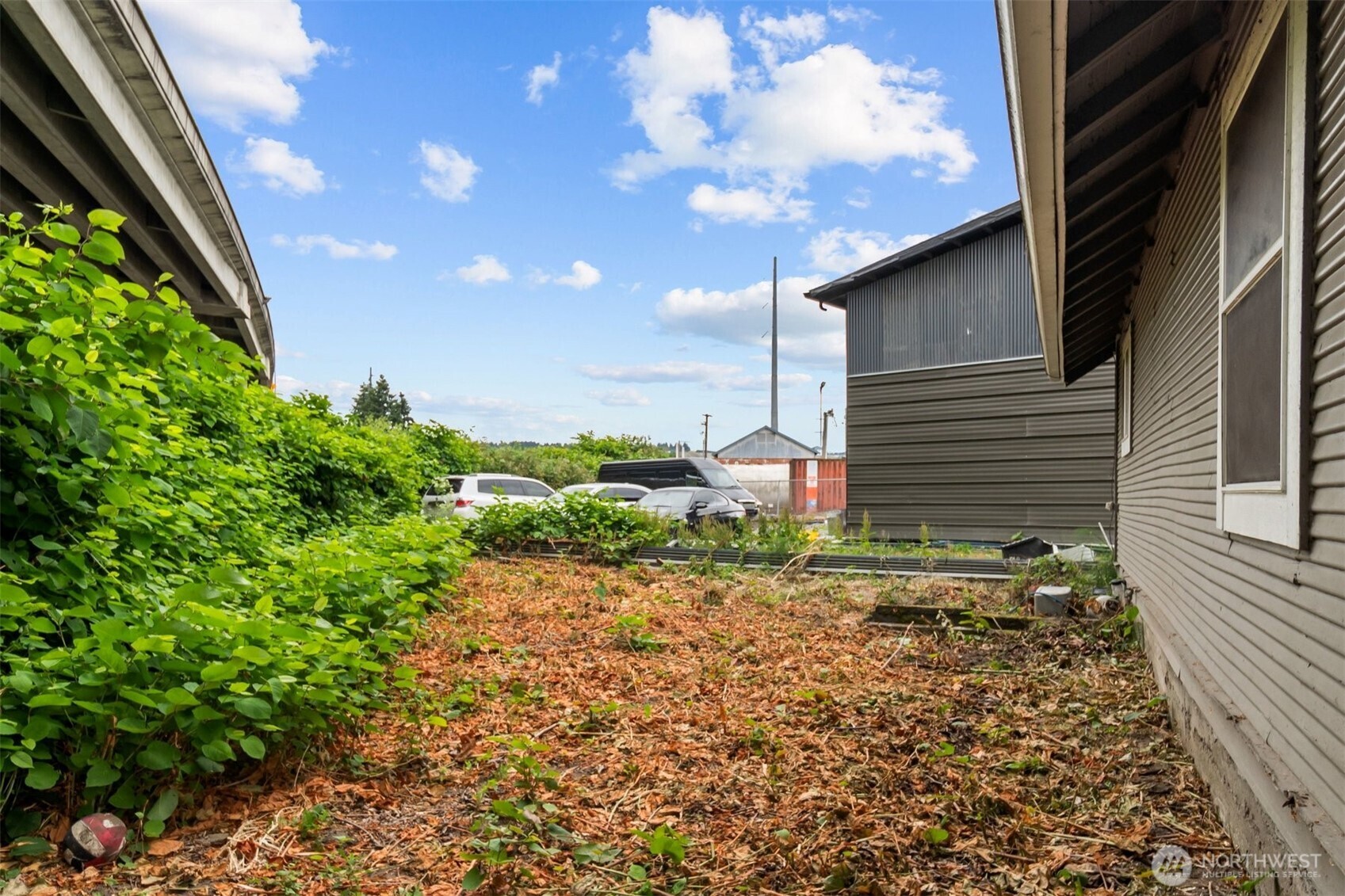13315 Valley Avenue Property Photo 26