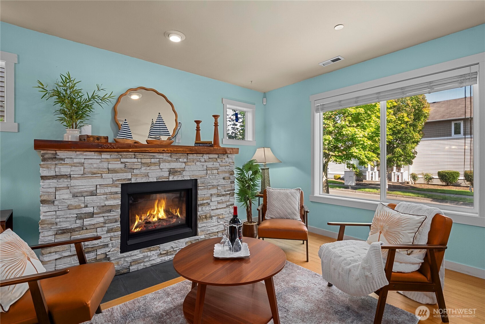 2088 Charles Street Property Photo 7