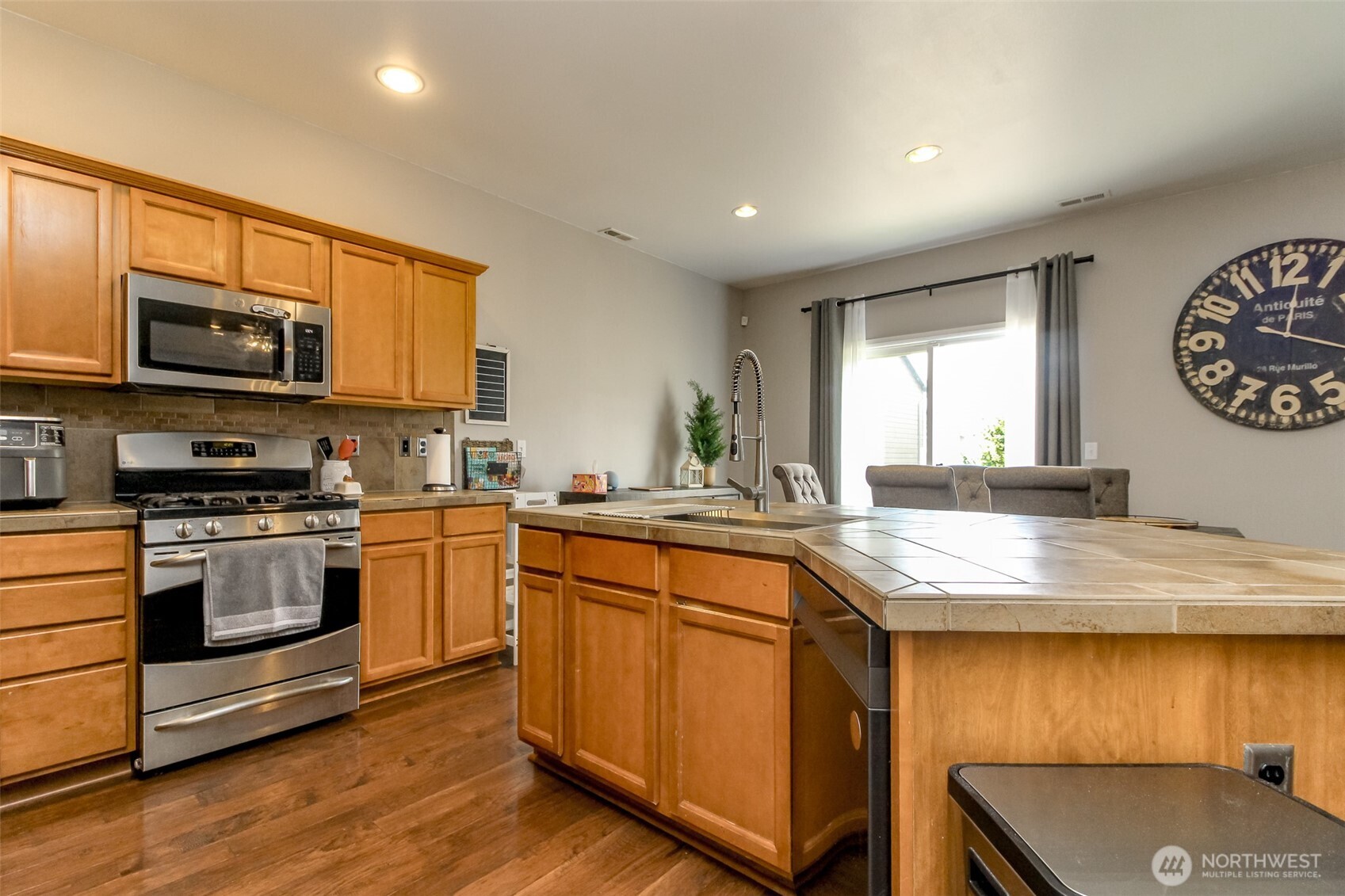 18208 72nd Avenue Property Photo 9