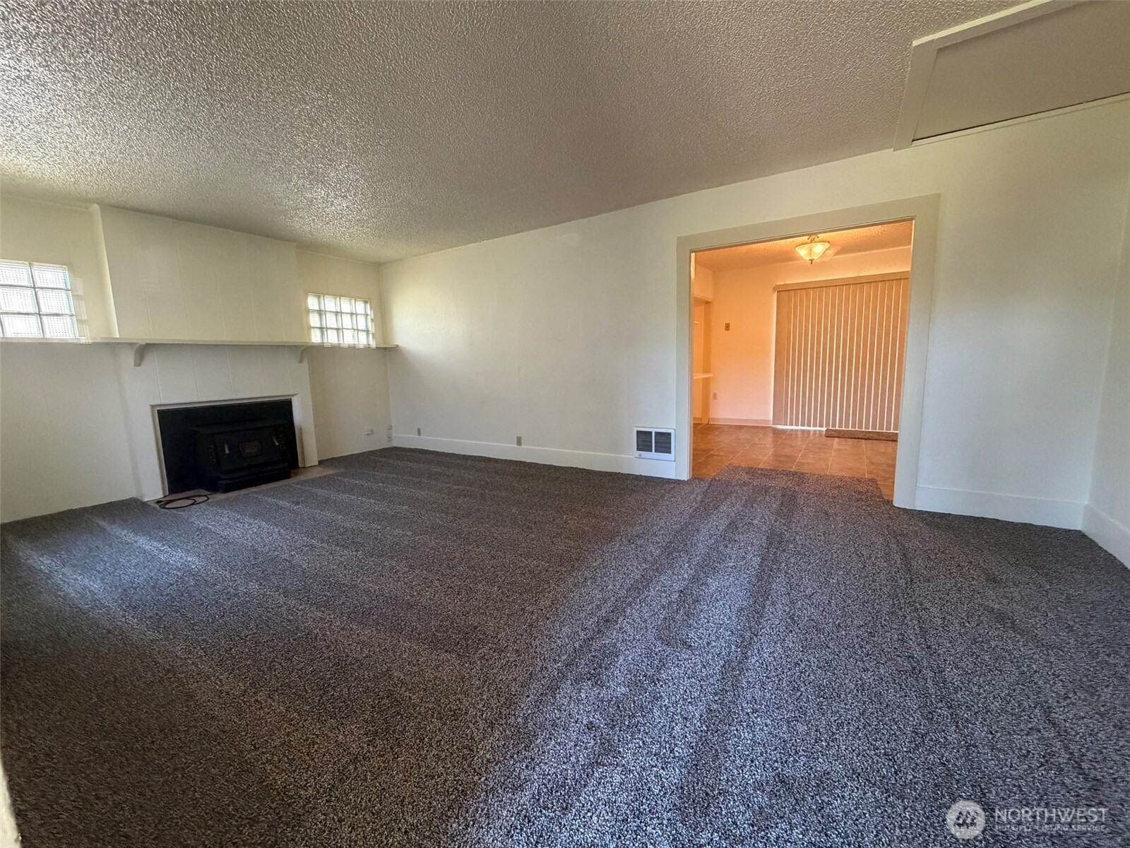 507 W 2nd Street Property Photo 6