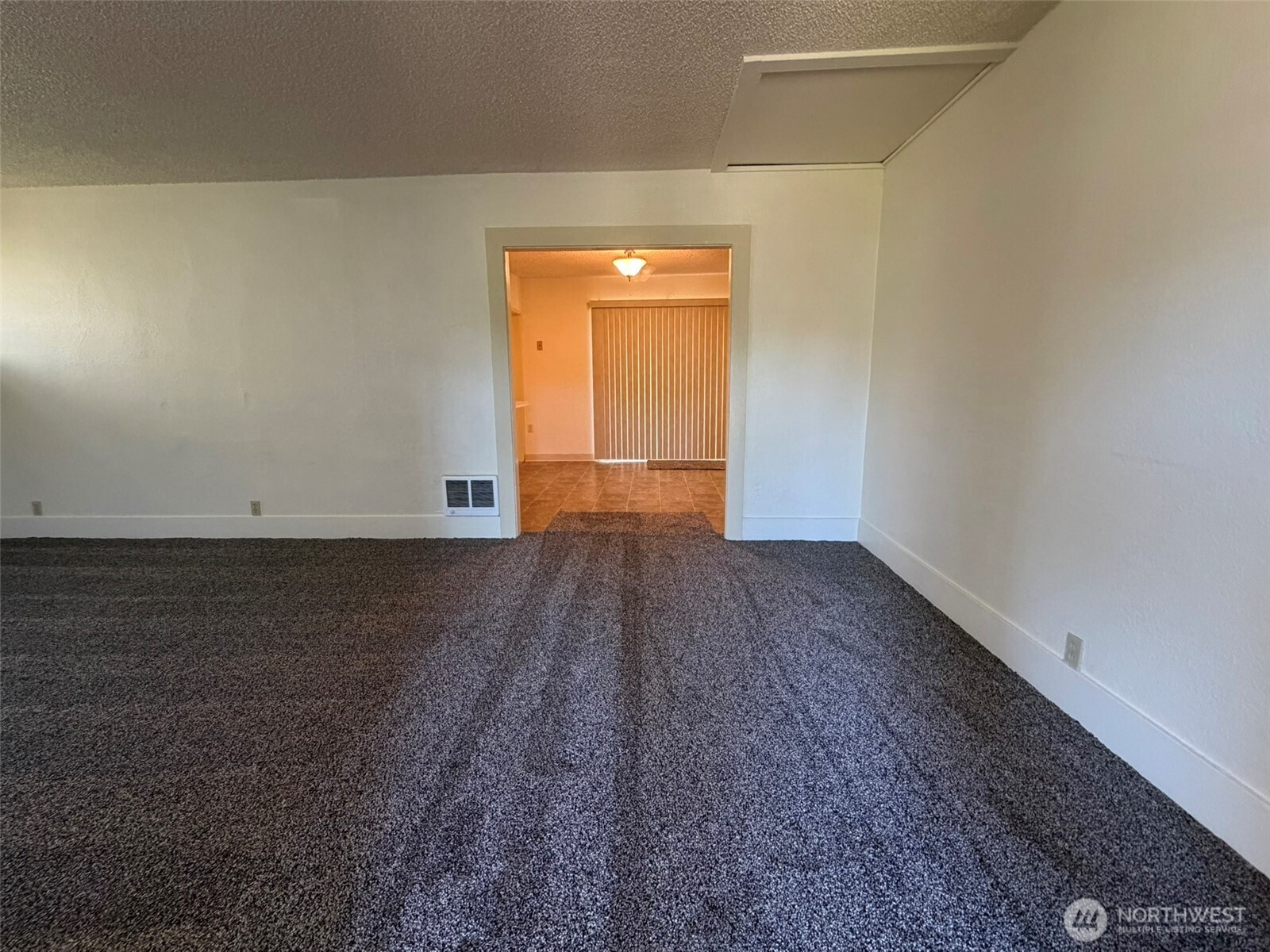 507 W 2nd Street Property Photo 7