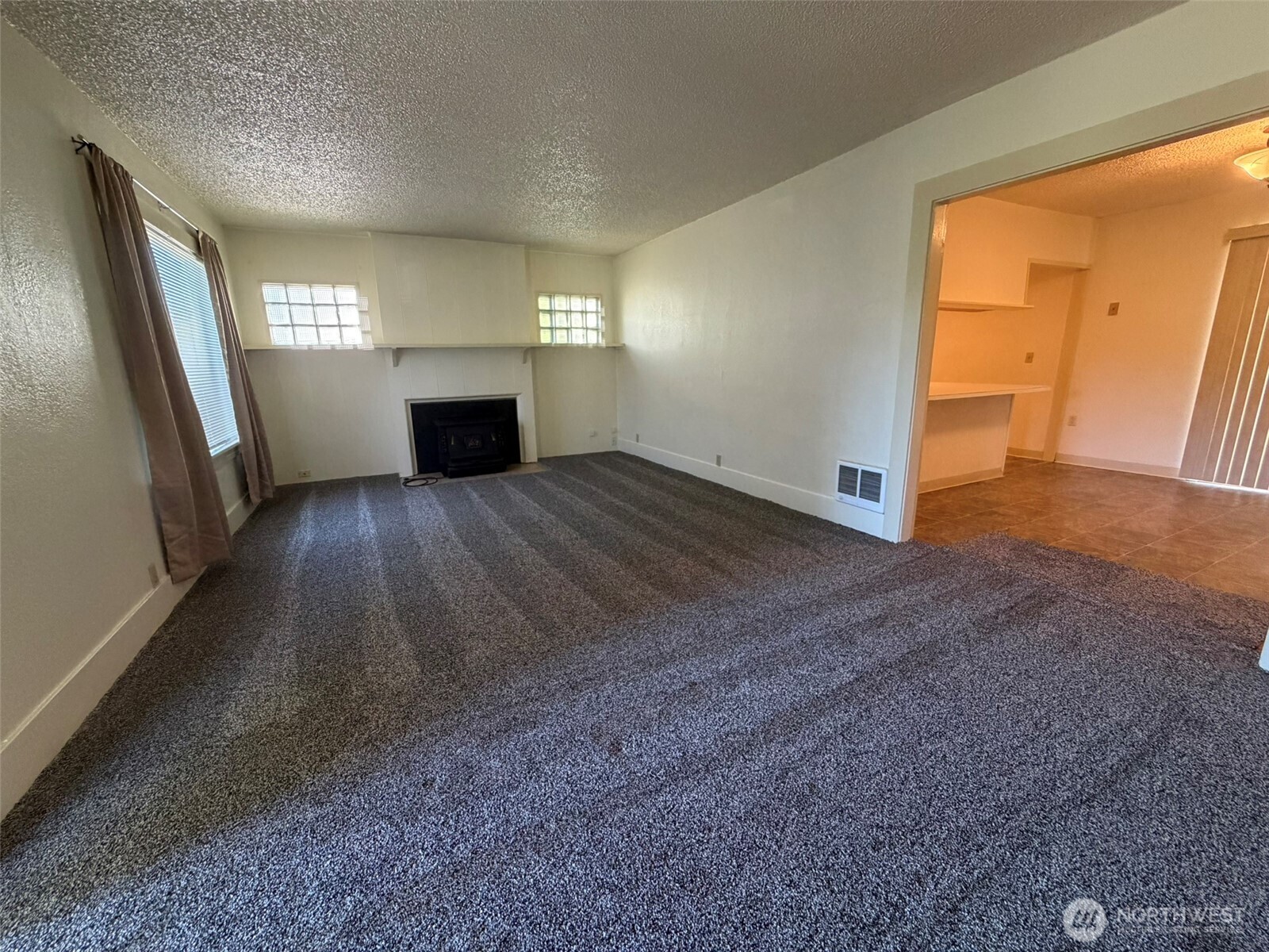507 W 2nd Street Property Photo 8