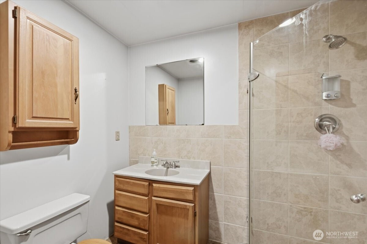 15621 84th Avenue Property Photo 18