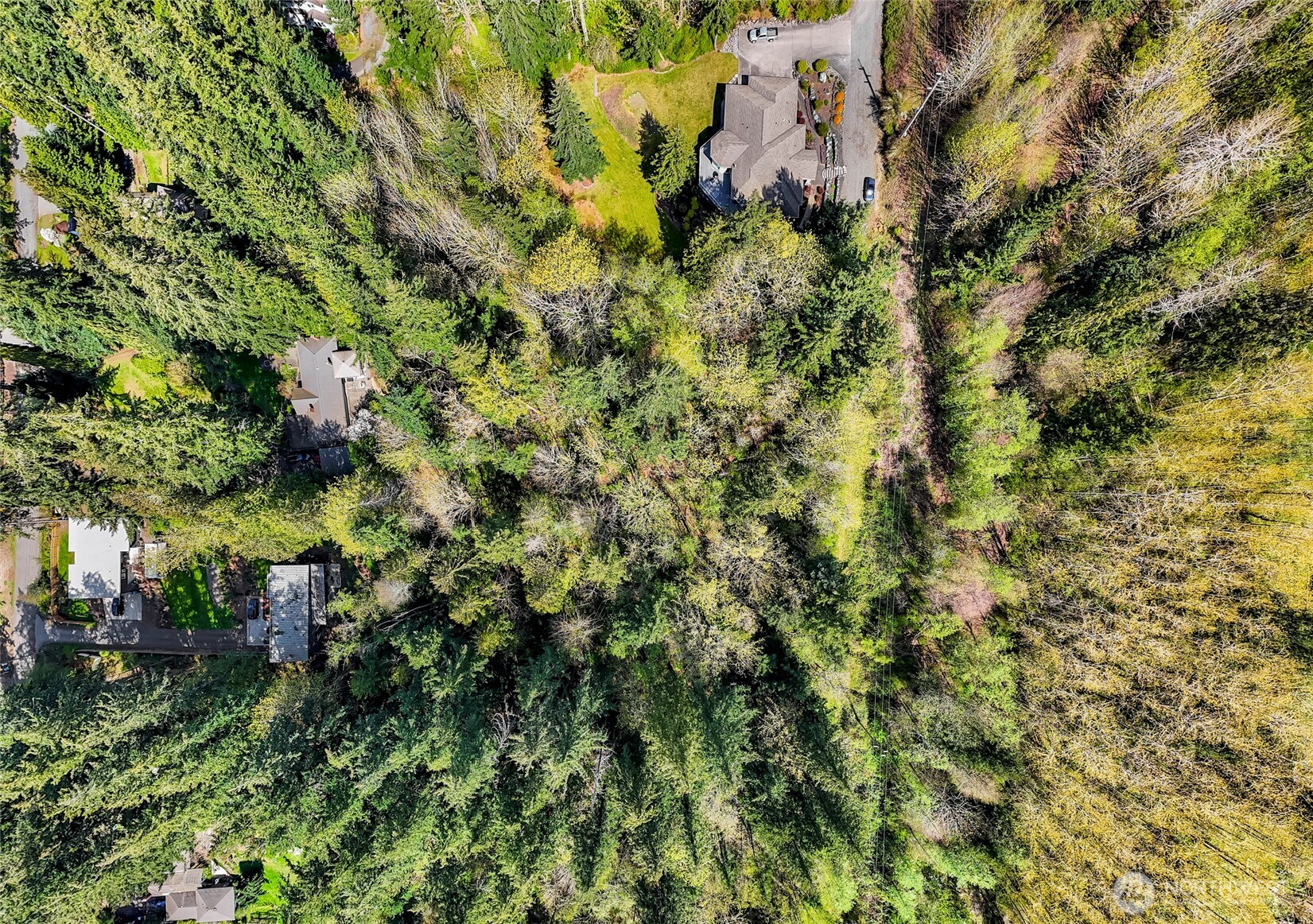 1800 40th Place Property Photo 4