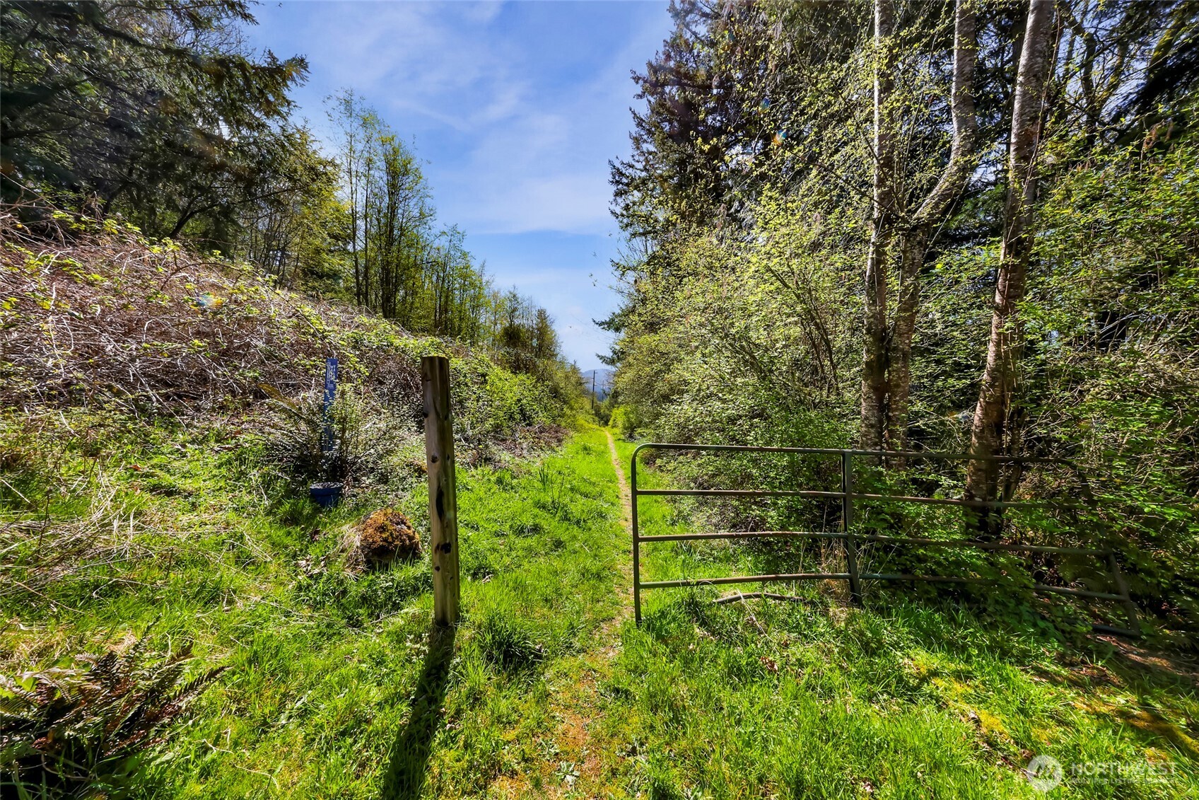 1800 40th Place Property Photo 17