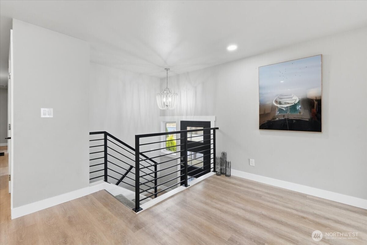 1724 N Narrows Drive Property Photo 3