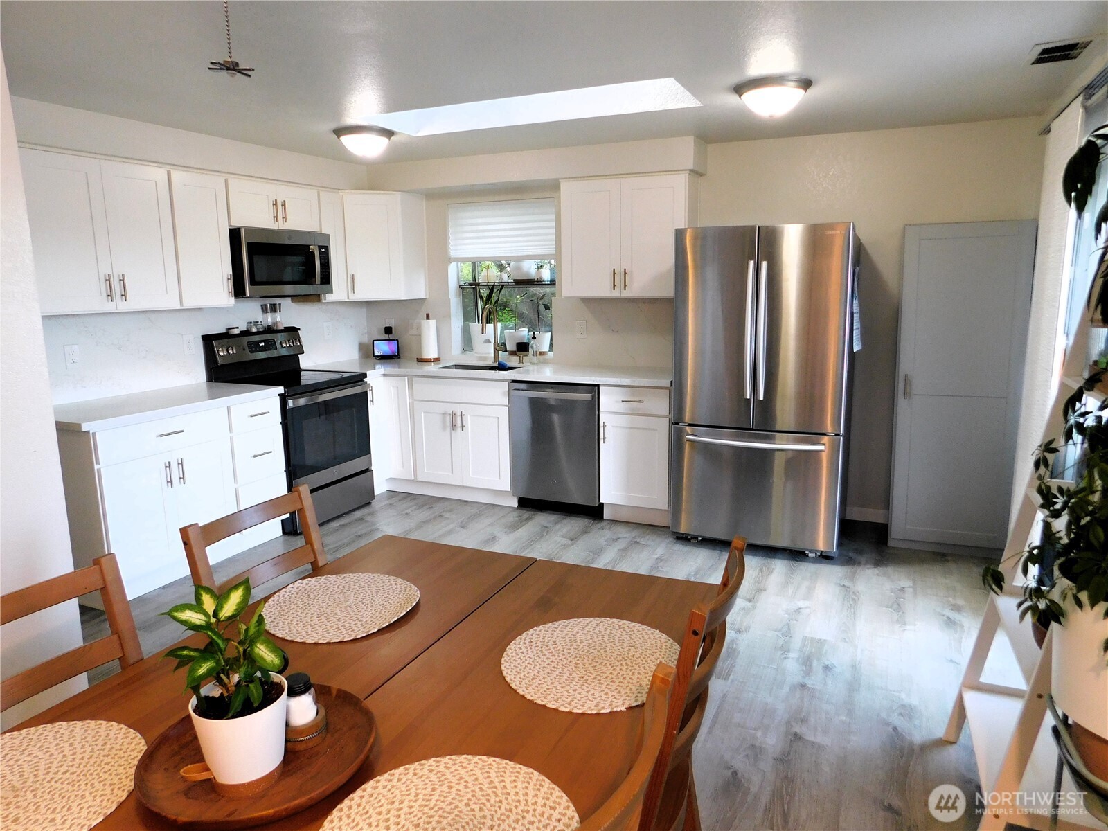 4301 S 4th Avenue Property Photo 6