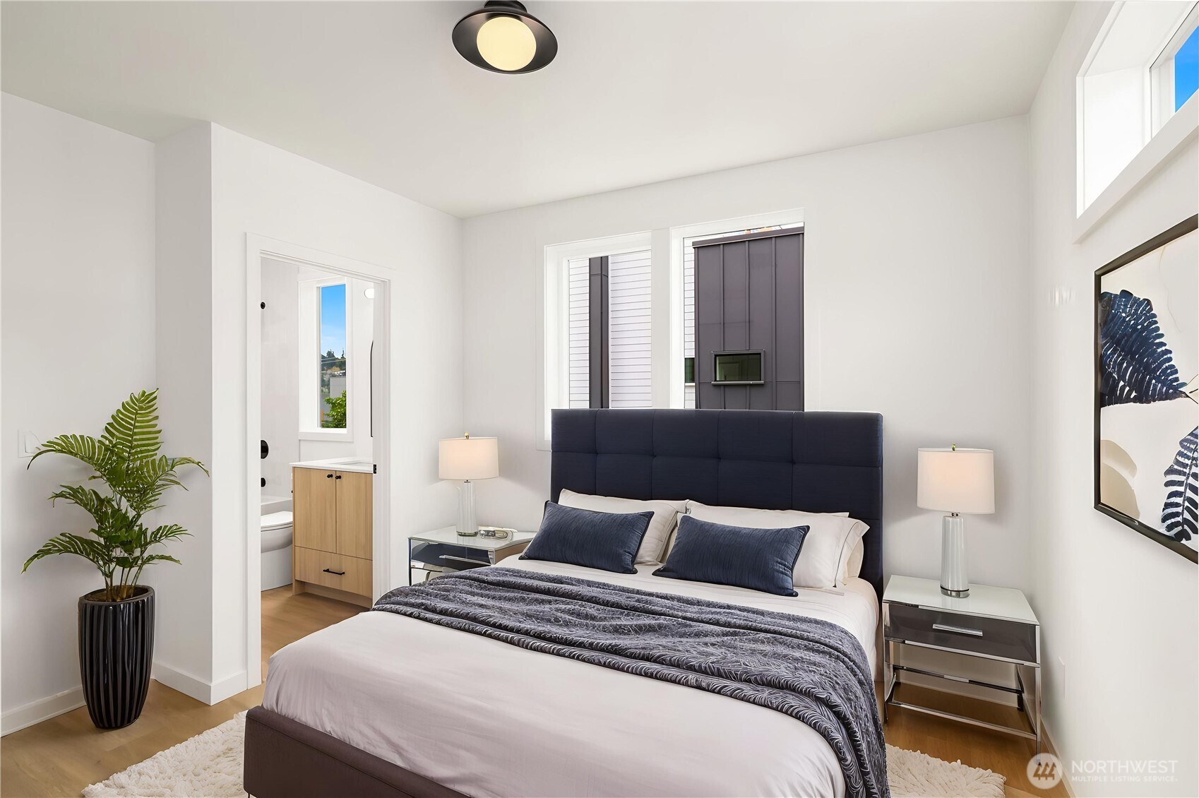 3638 Greenwood Avenue B Property Photo 6