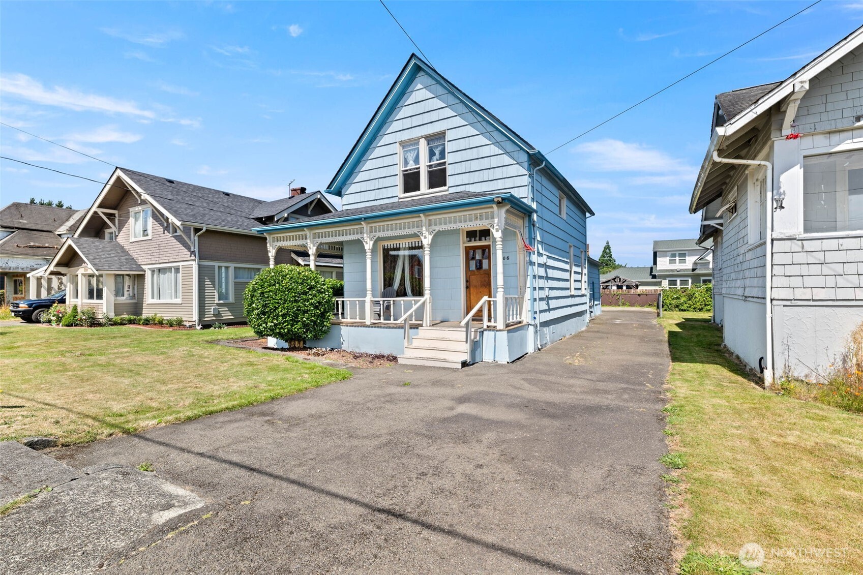 706 6th Street Property Photo 2