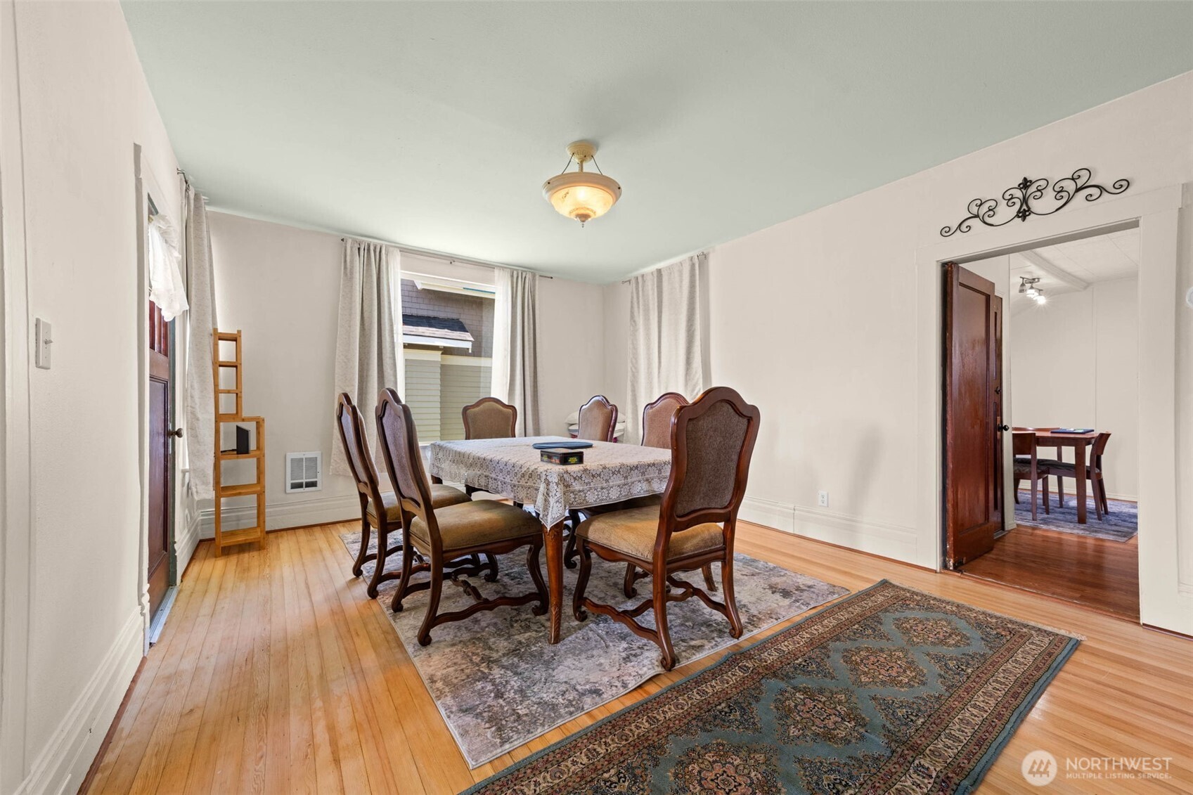 706 6th Street Property Photo 11