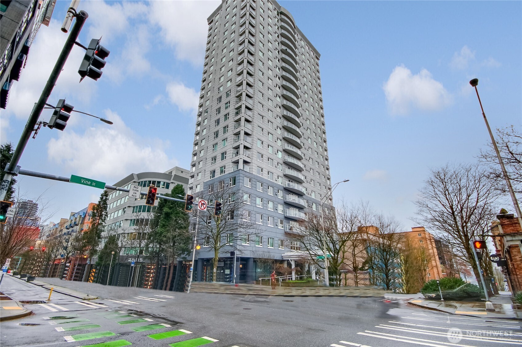 121 Vine Street 505 Property Photo 2