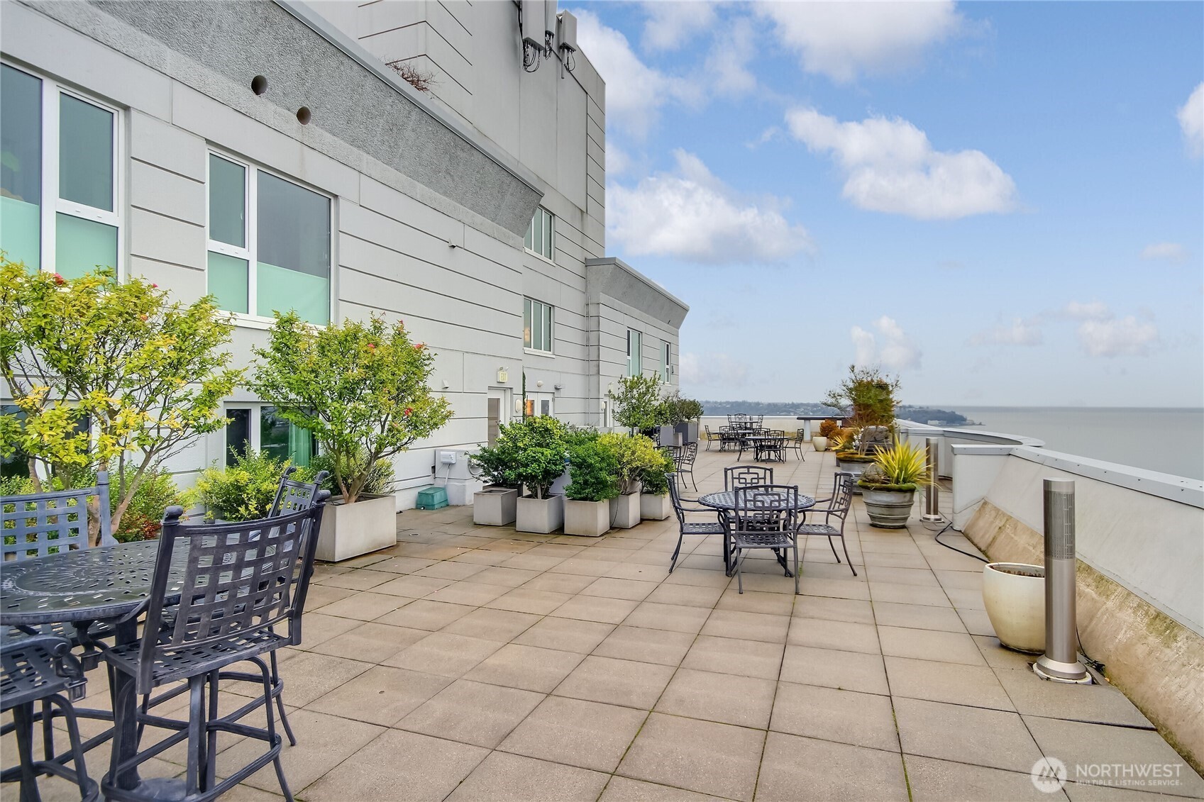 121 Vine Street 505 Property Photo 23