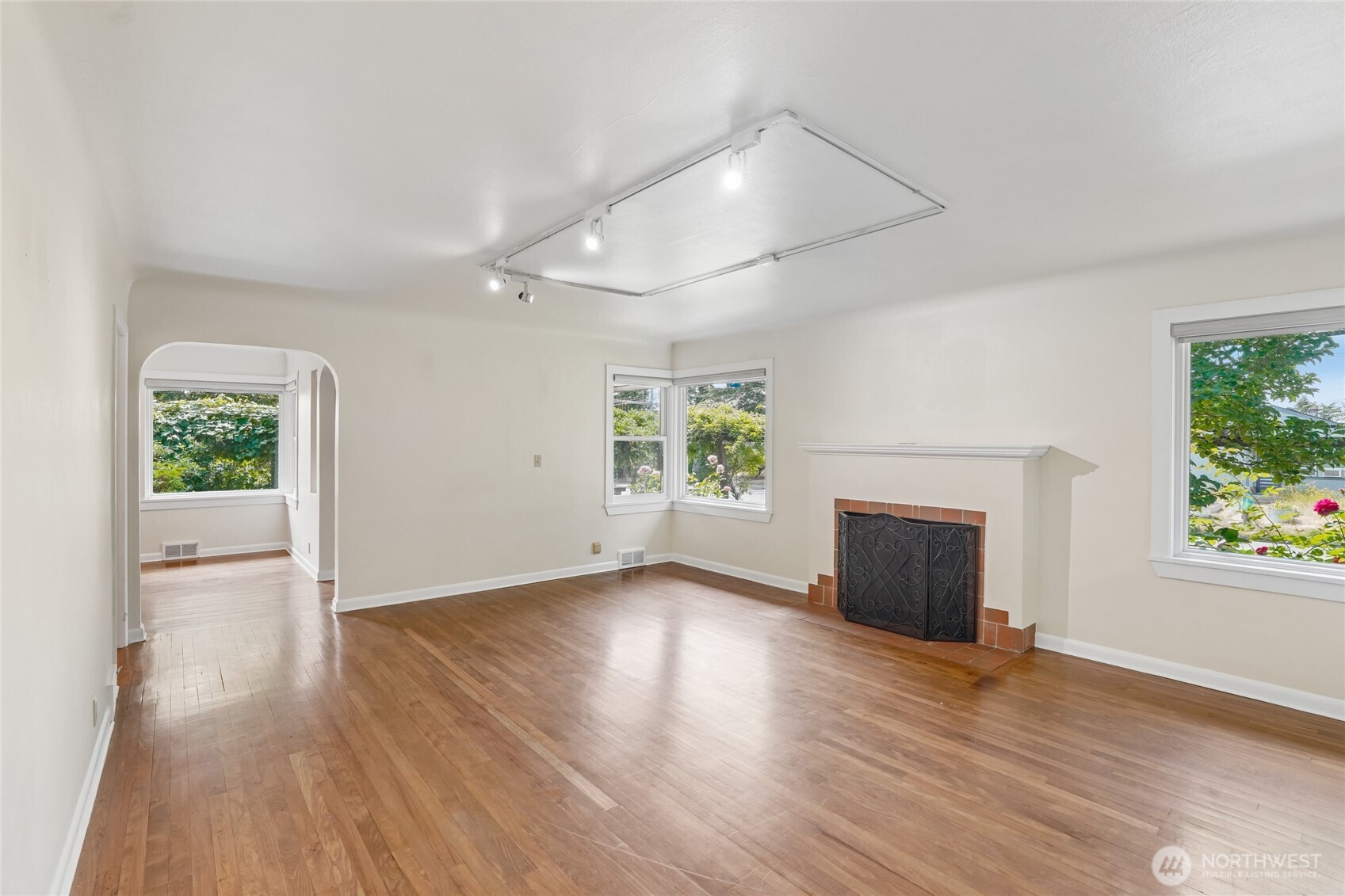 3004 Sw Barton Street Property Photo 3