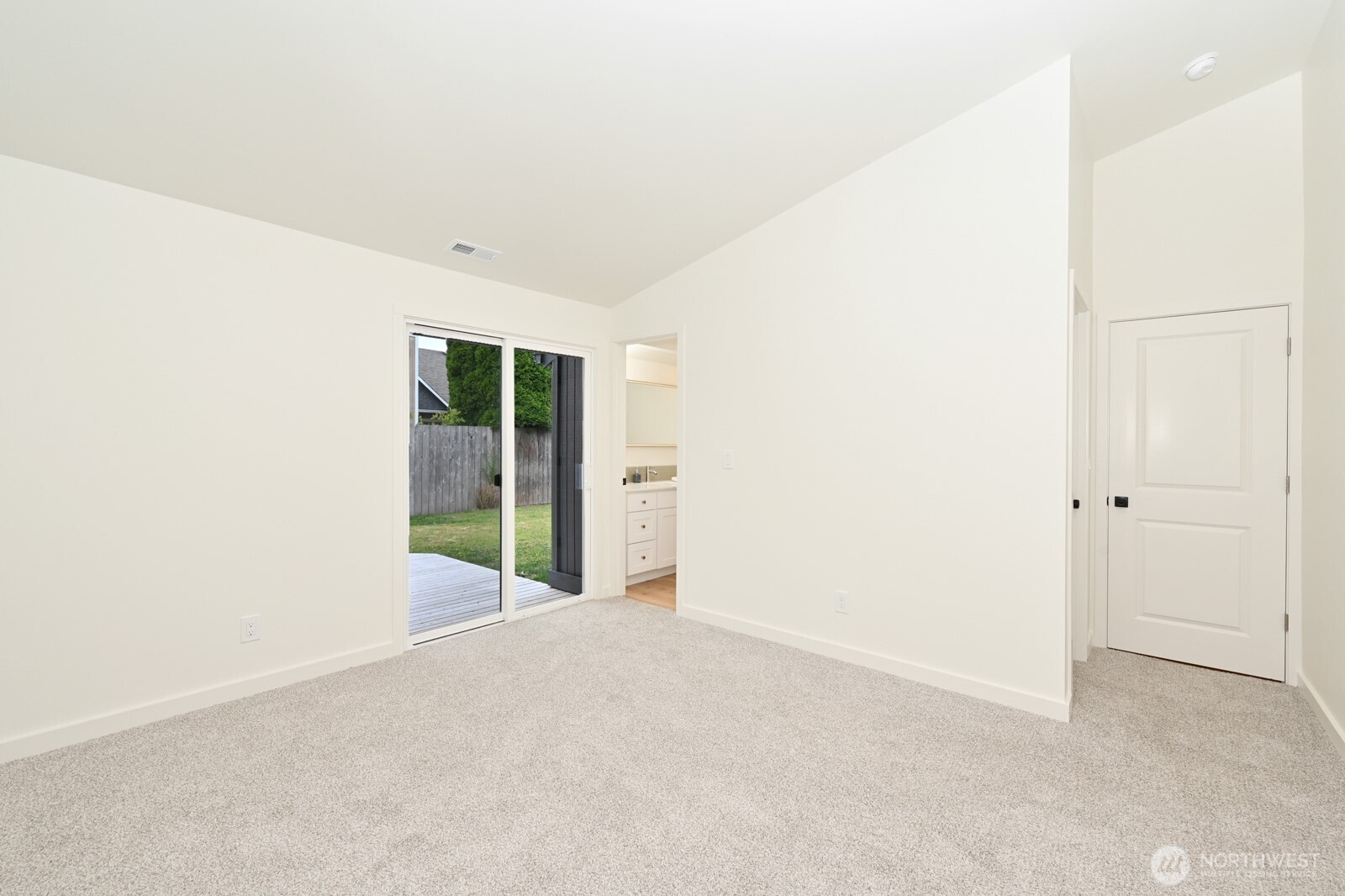 3001 M Street Property Photo 16