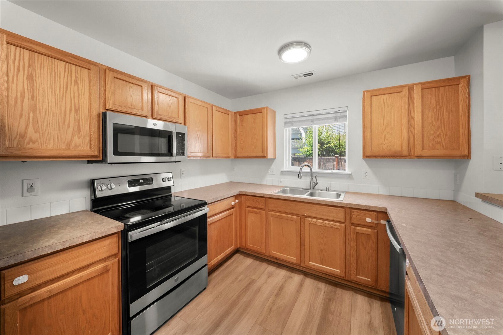 15804 131st Avenue Property Photo 11