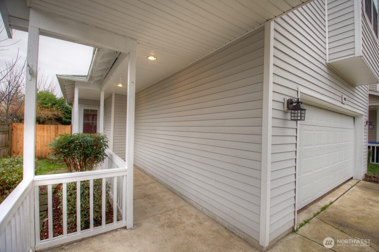 4043 Wonderwood Lane Property Photo 3