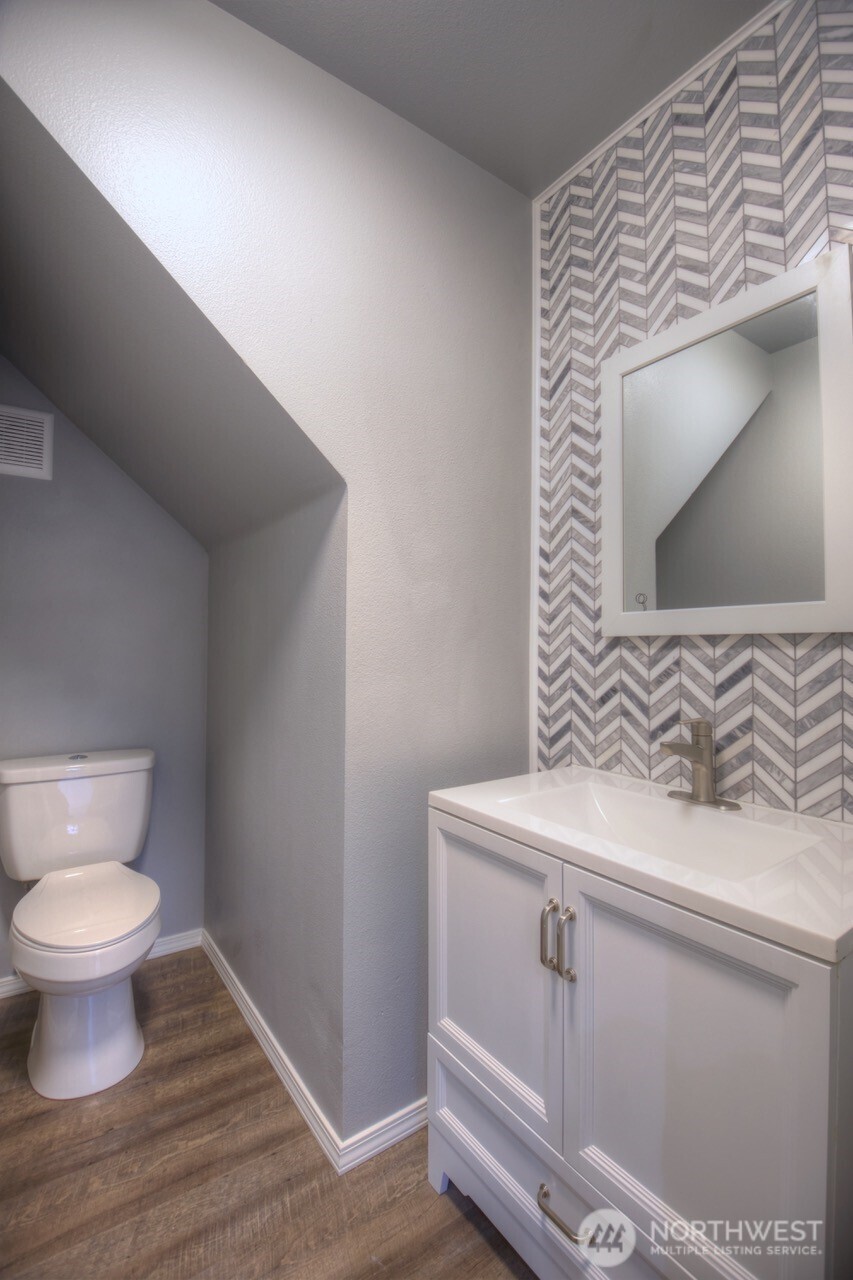4043 Wonderwood Lane Property Photo 11