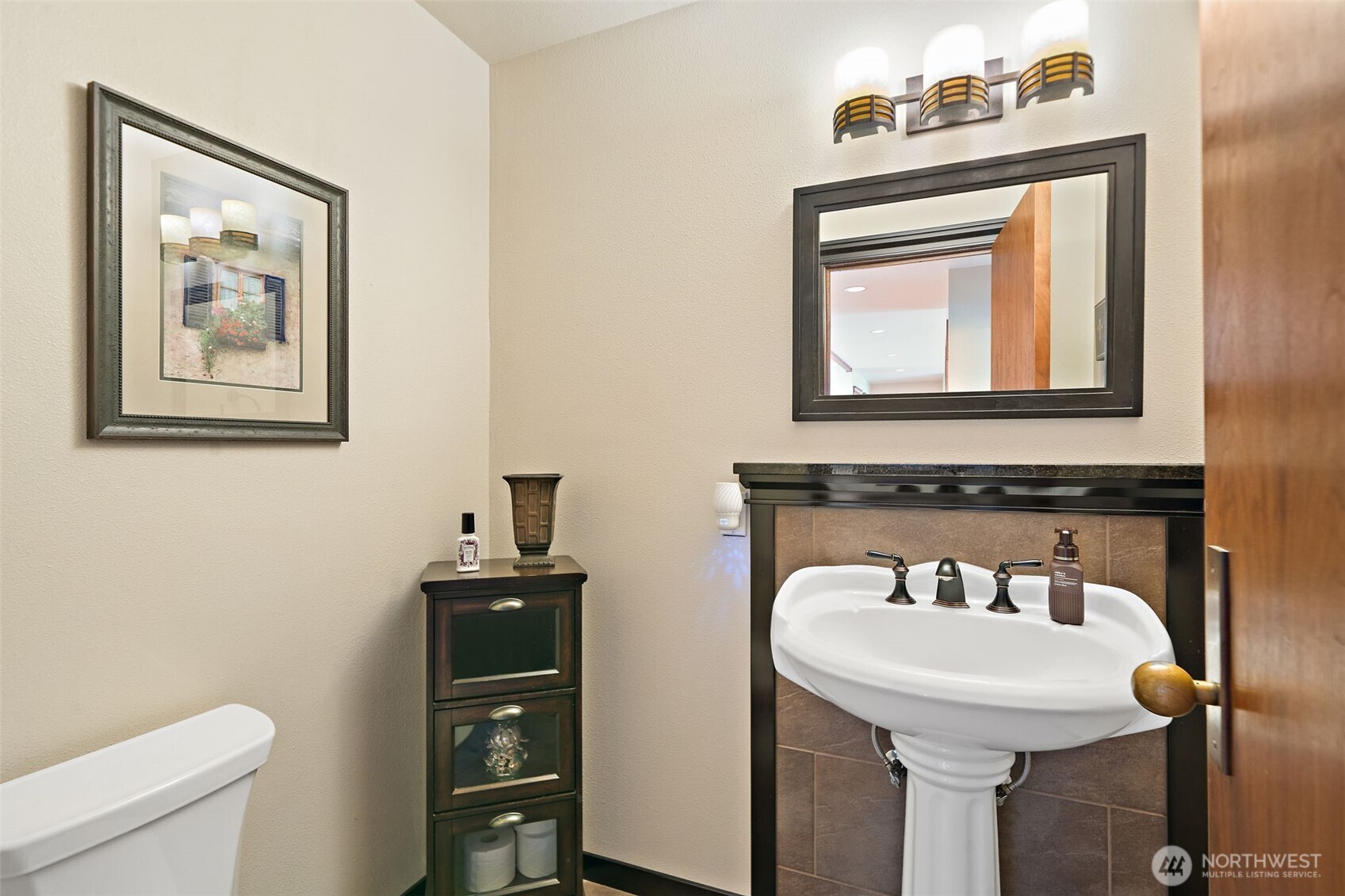 521 G Street Property Photo 16