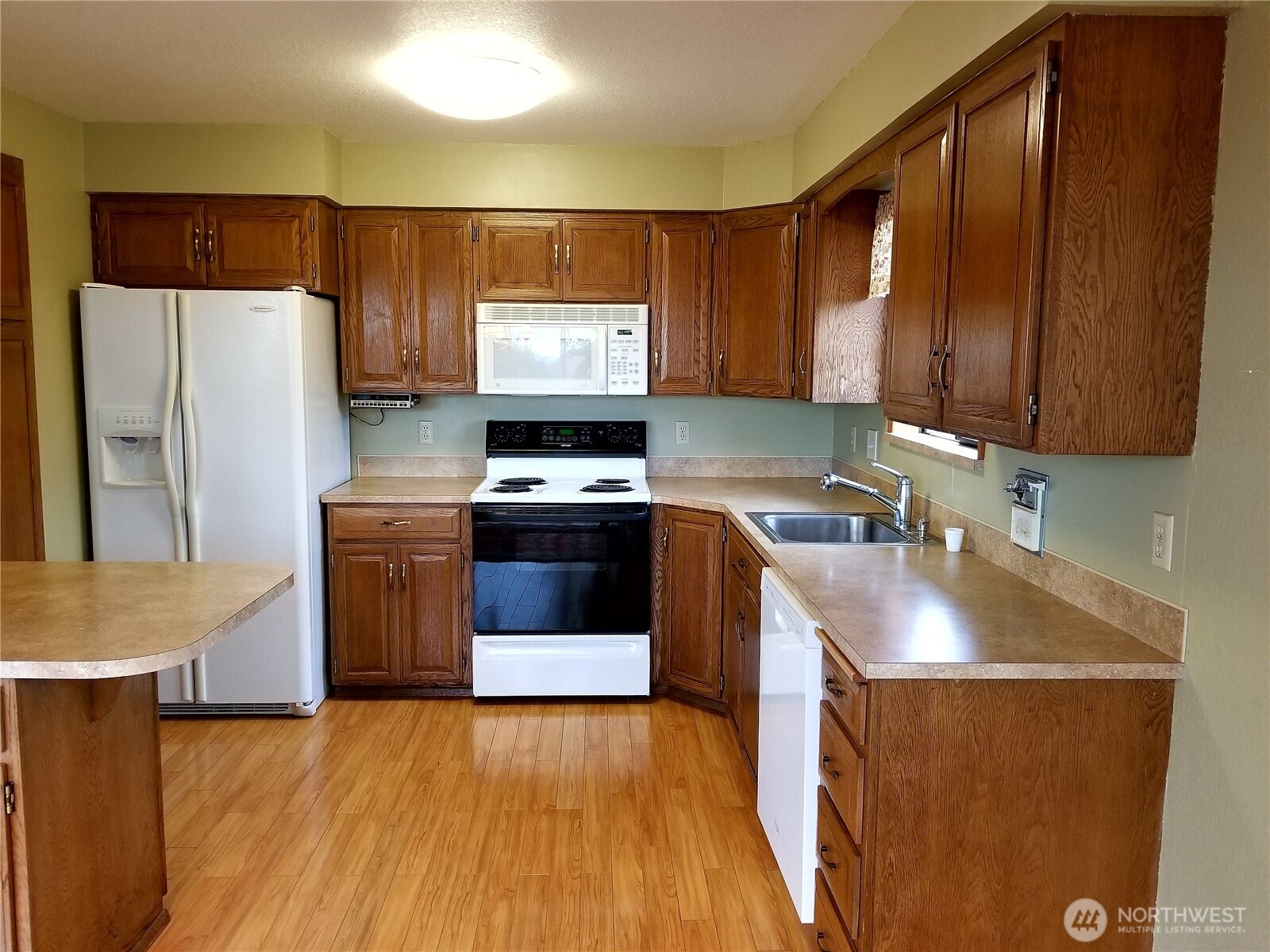4707 Phinney Avenue Property Photo 12
