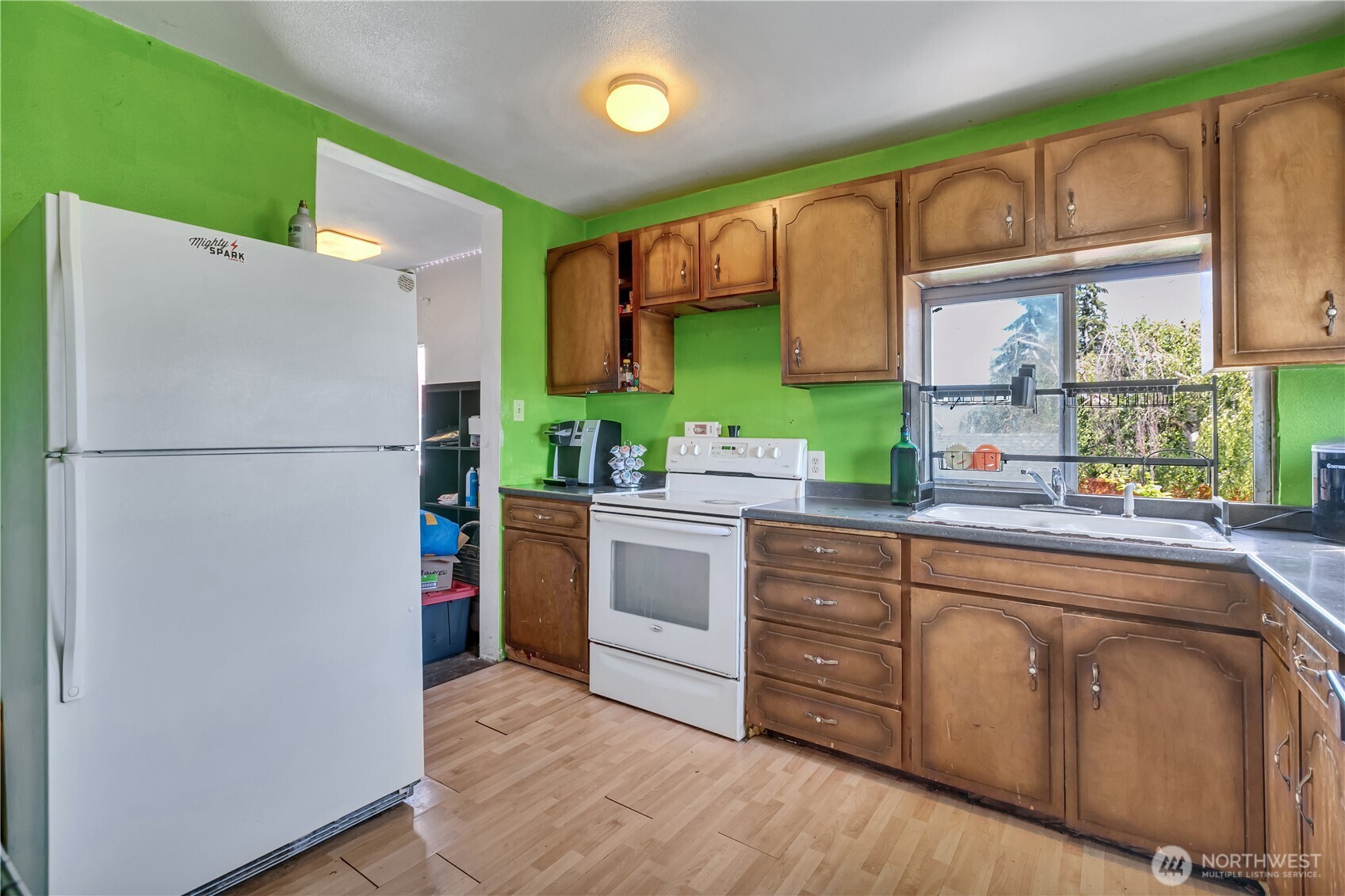 5015 S Thompson Avenue Property Photo 6