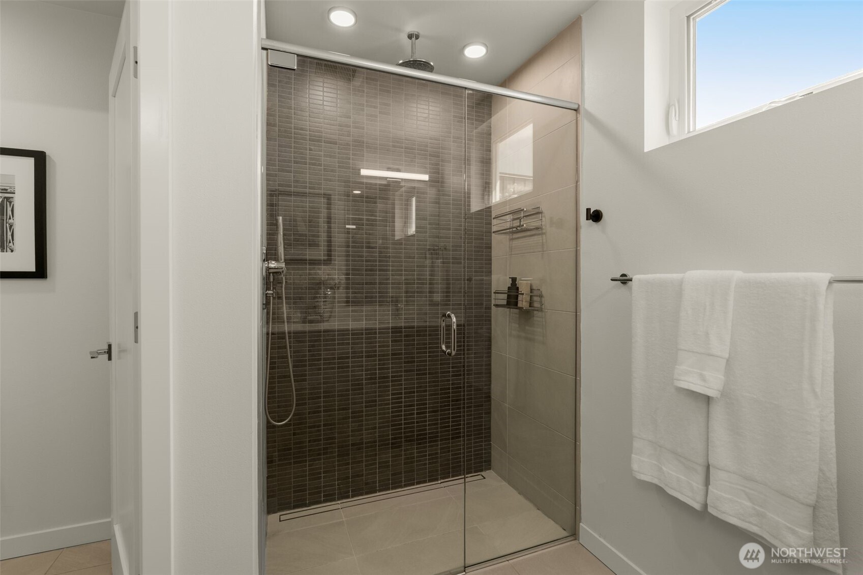 2368 Franklin Avenue B Property Photo 14