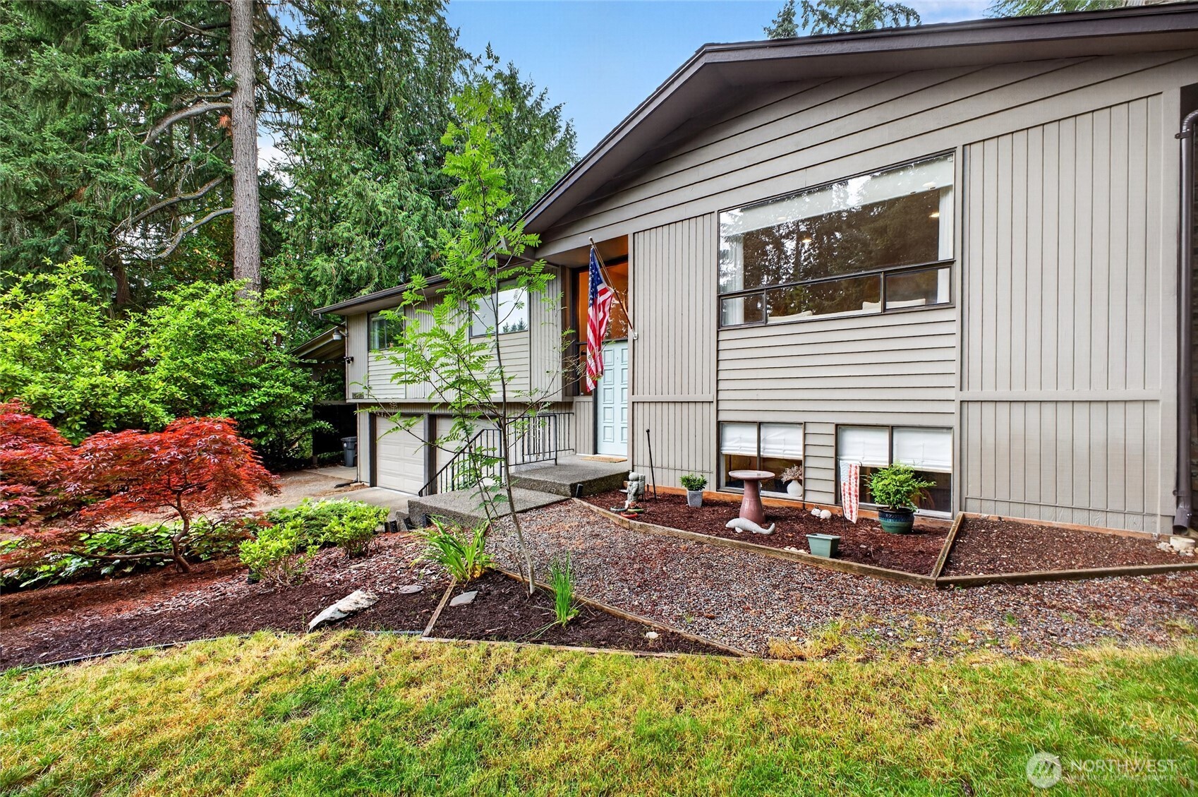 10430 90th Avenue Property Photo 3
