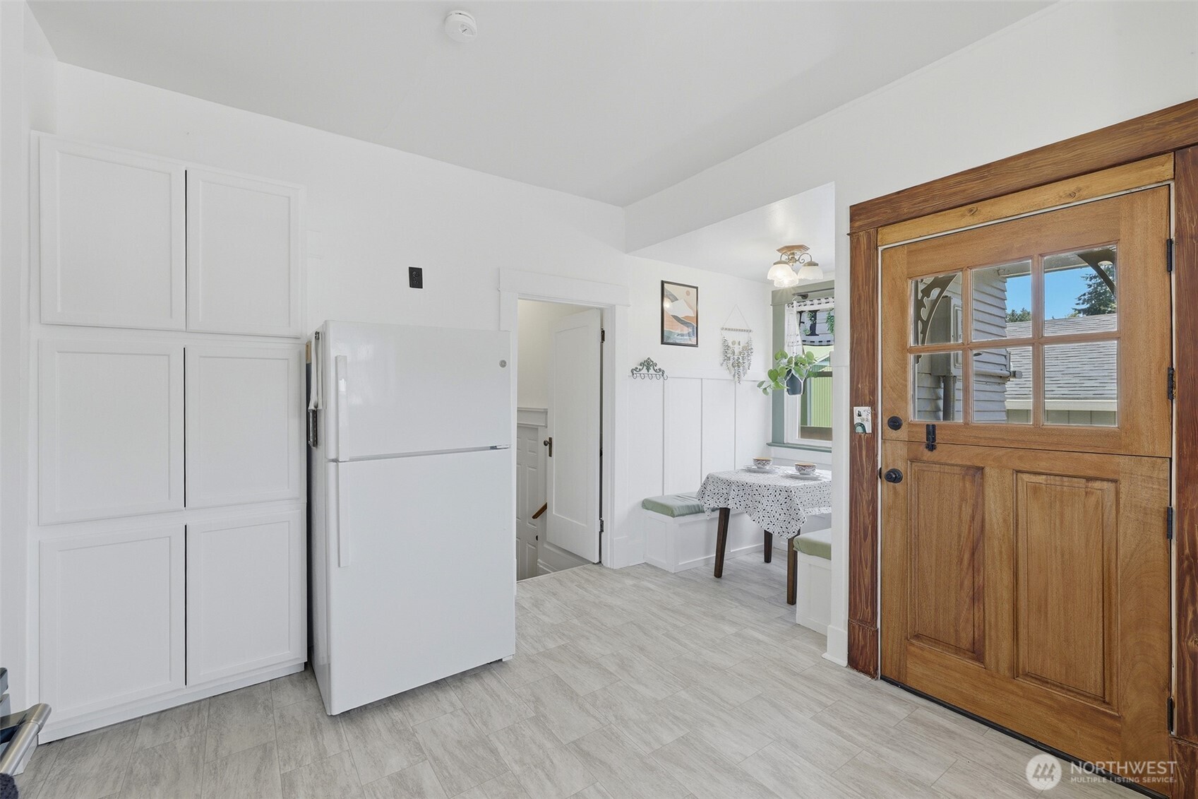 328 S Anacortes Street Property Photo 8