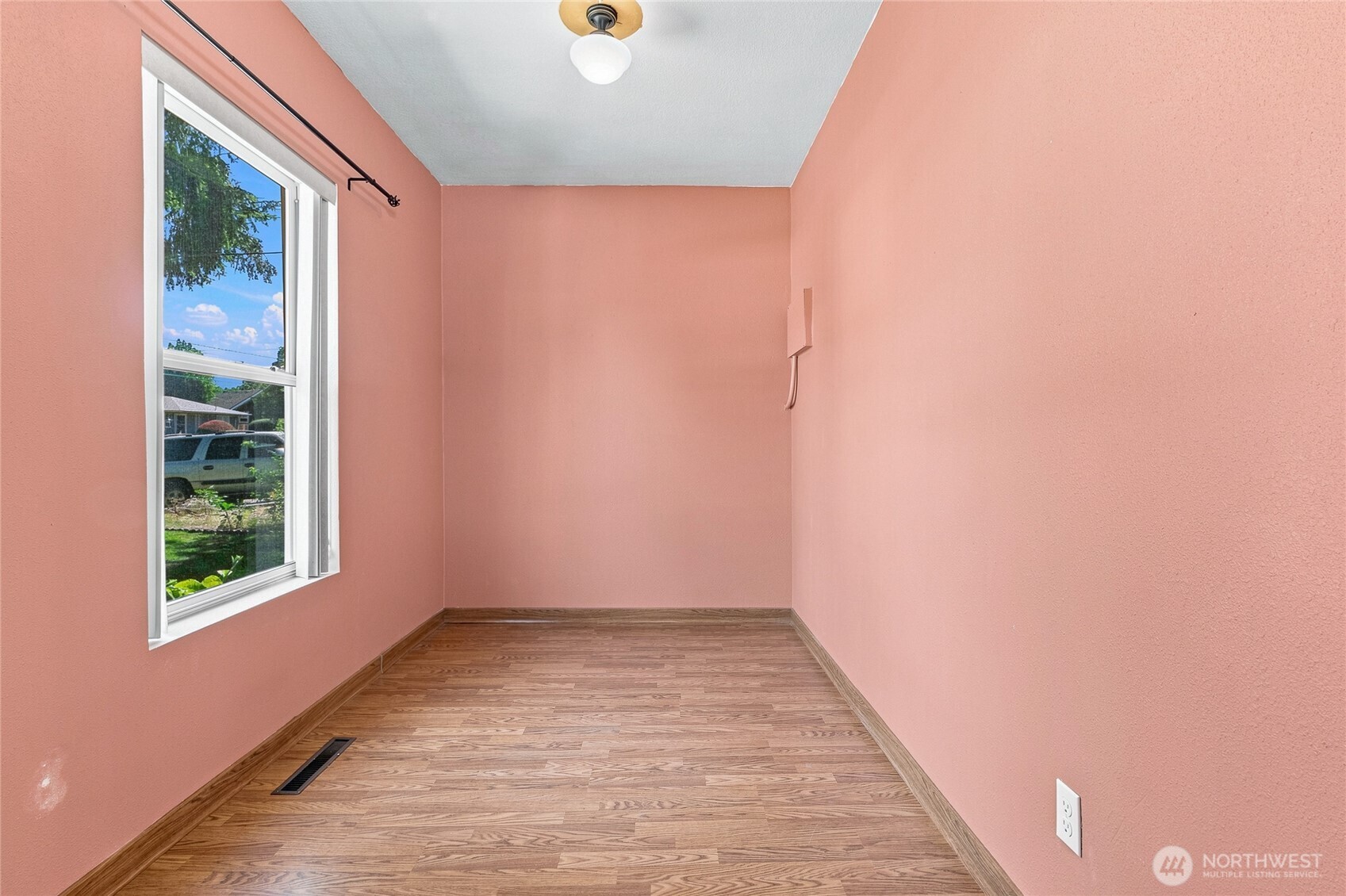 1060 Francis Avenue Property Photo 4