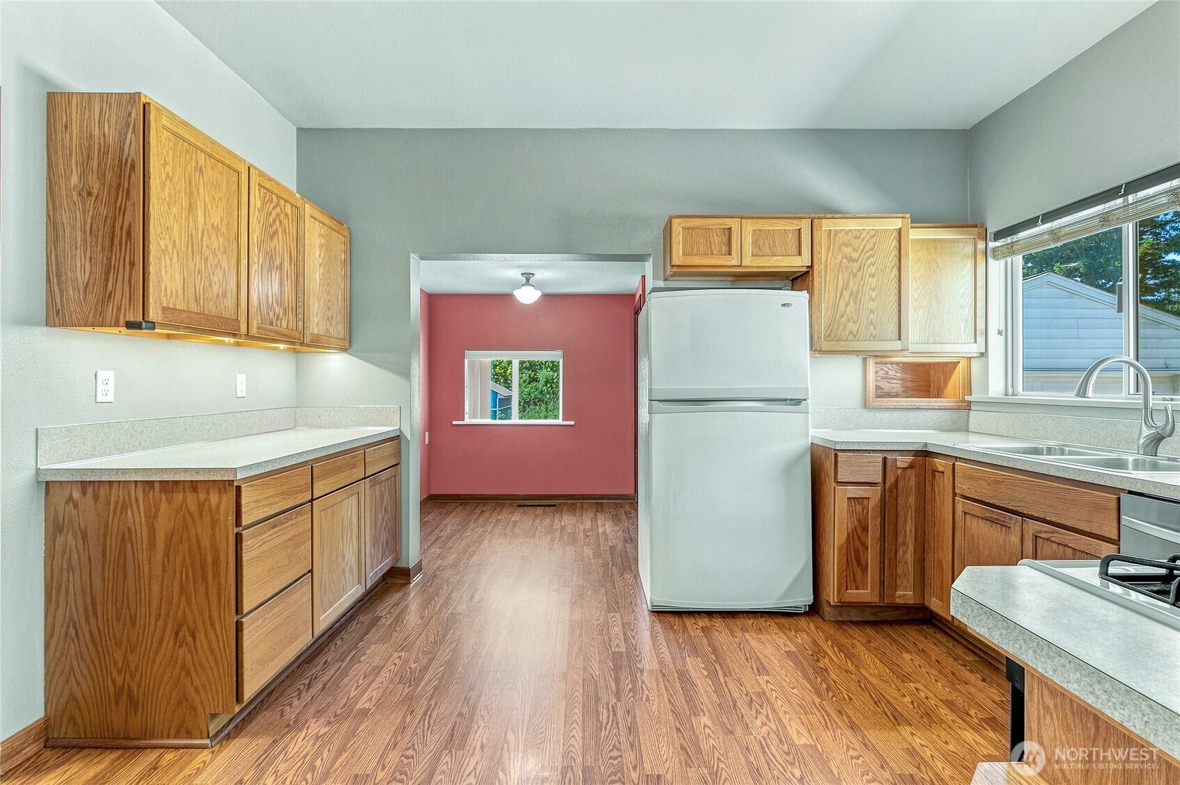 1060 Francis Avenue Property Photo 8