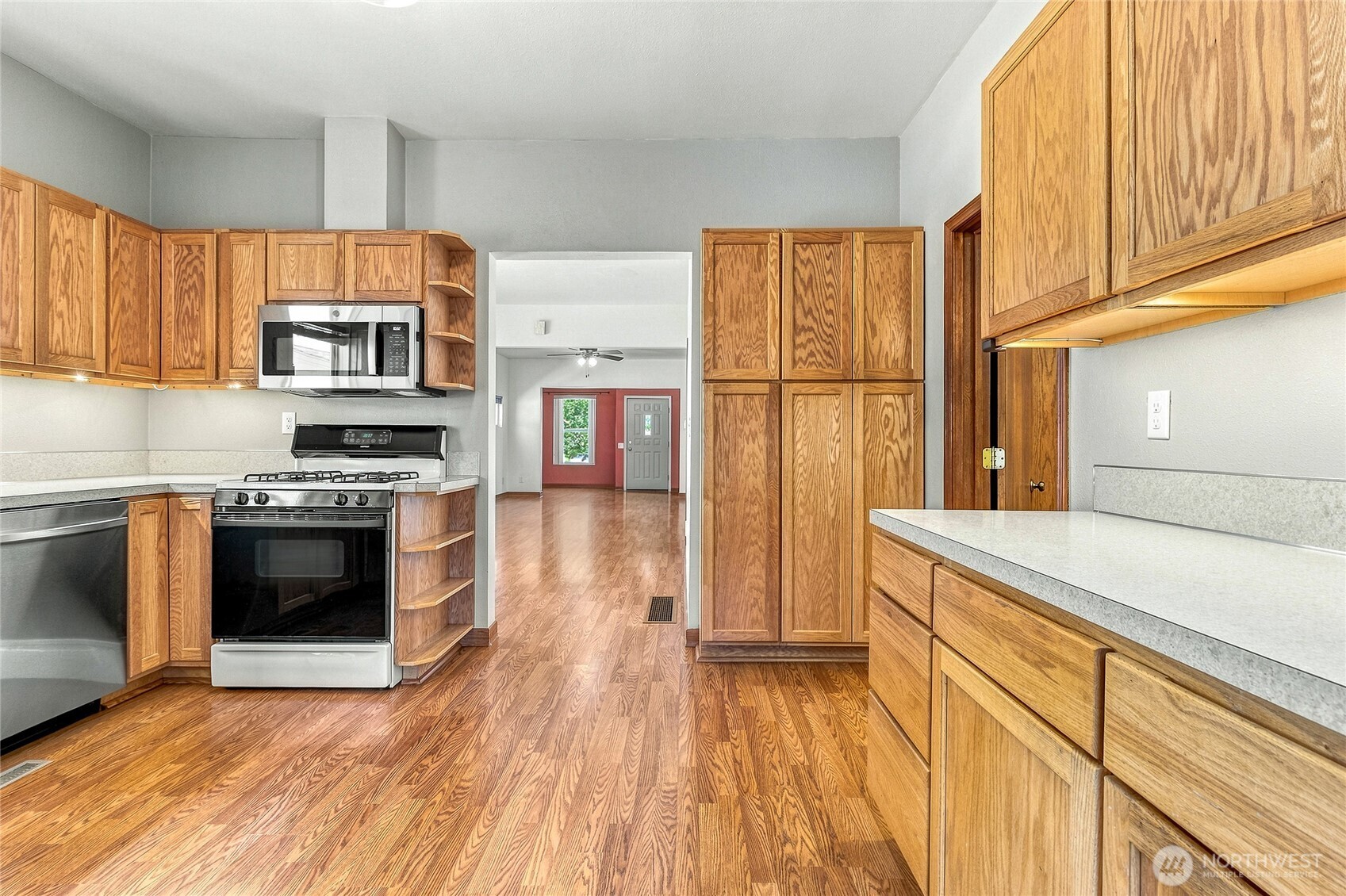 1060 Francis Avenue Property Photo 10