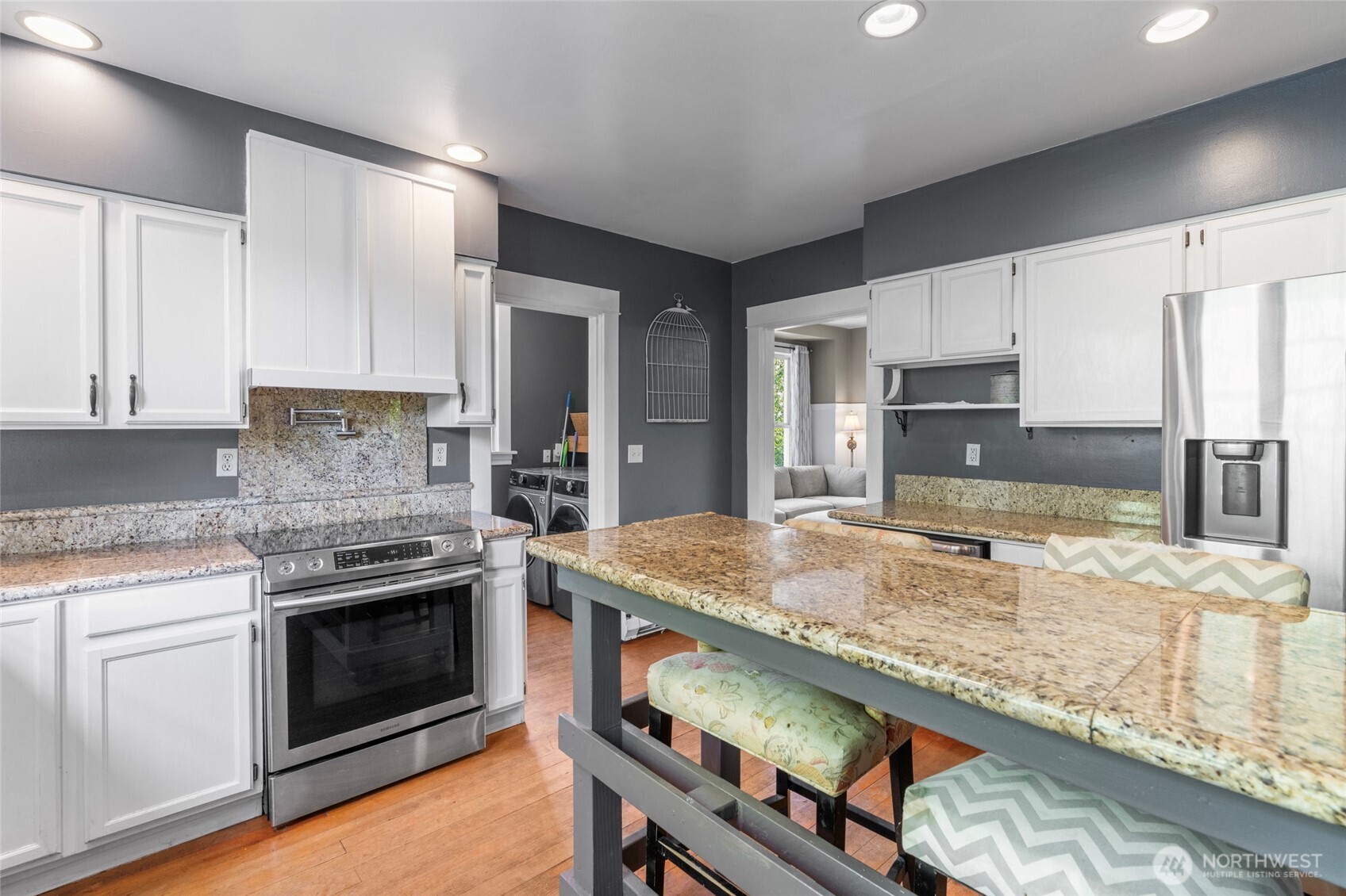 21895 Cedardale Road Property Photo 6