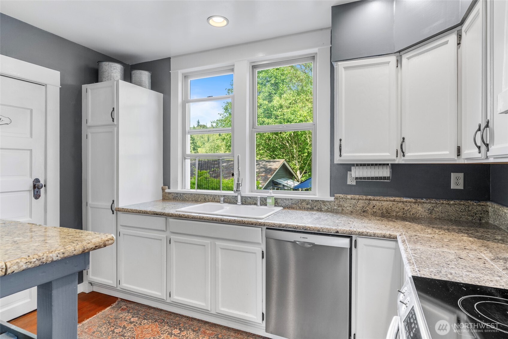 21895 Cedardale Road Property Photo 8
