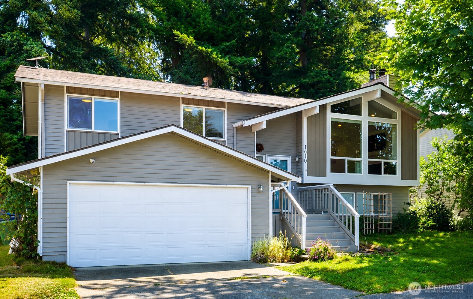 1610 Olympia Avenue Property Photo 2