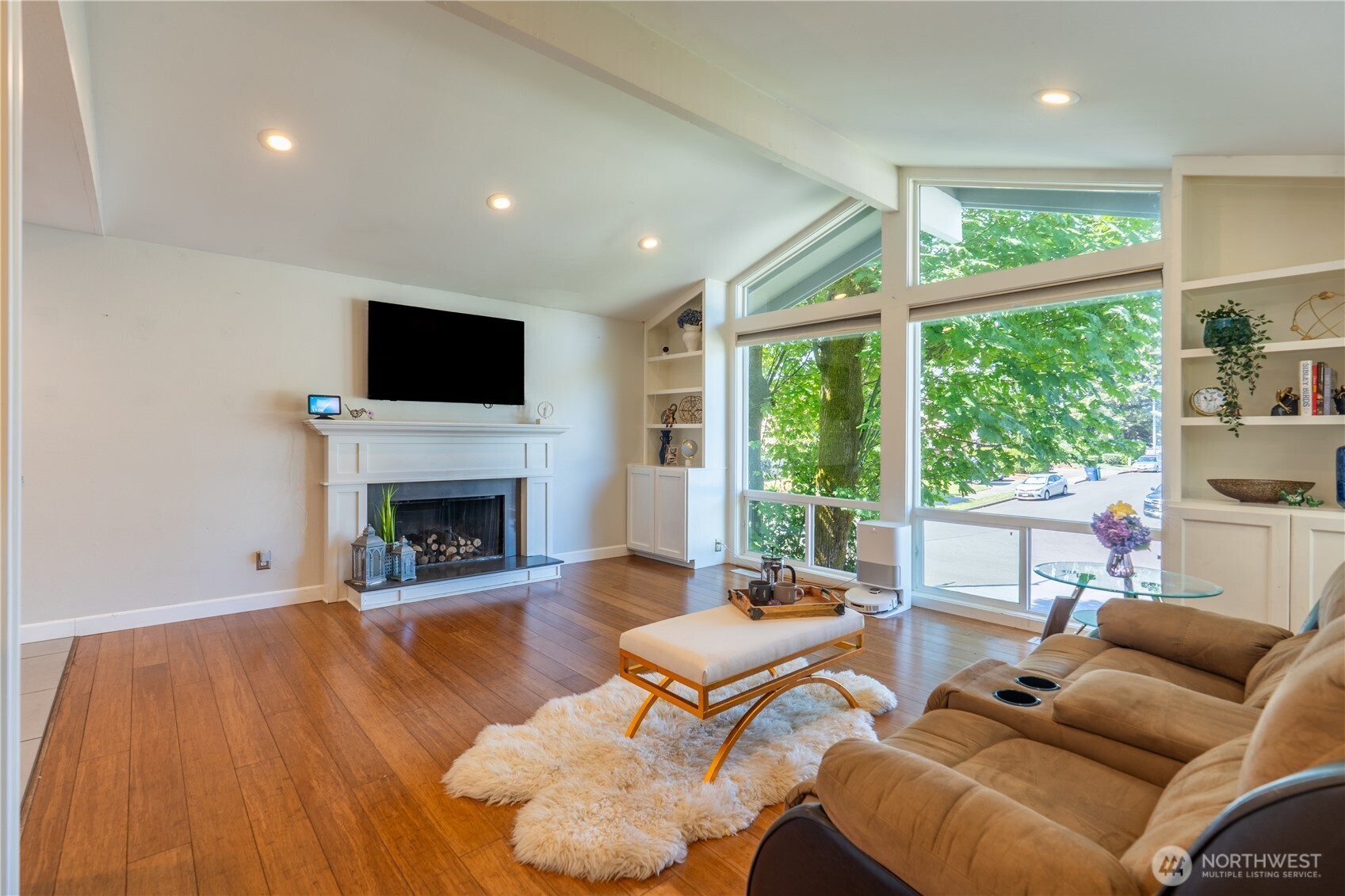 1610 Olympia Avenue Property Photo 4