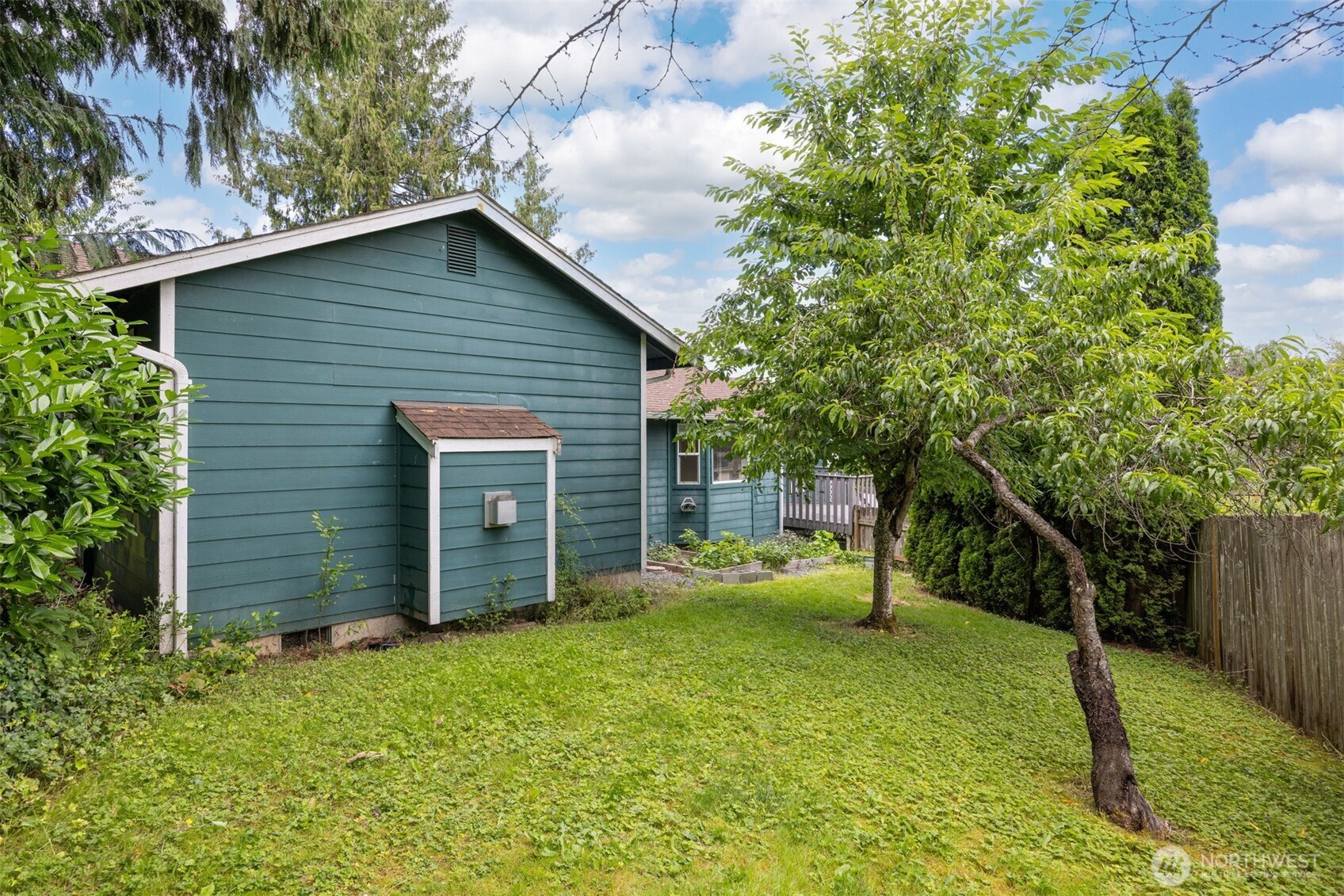 3990 Roma Court Property Photo 32