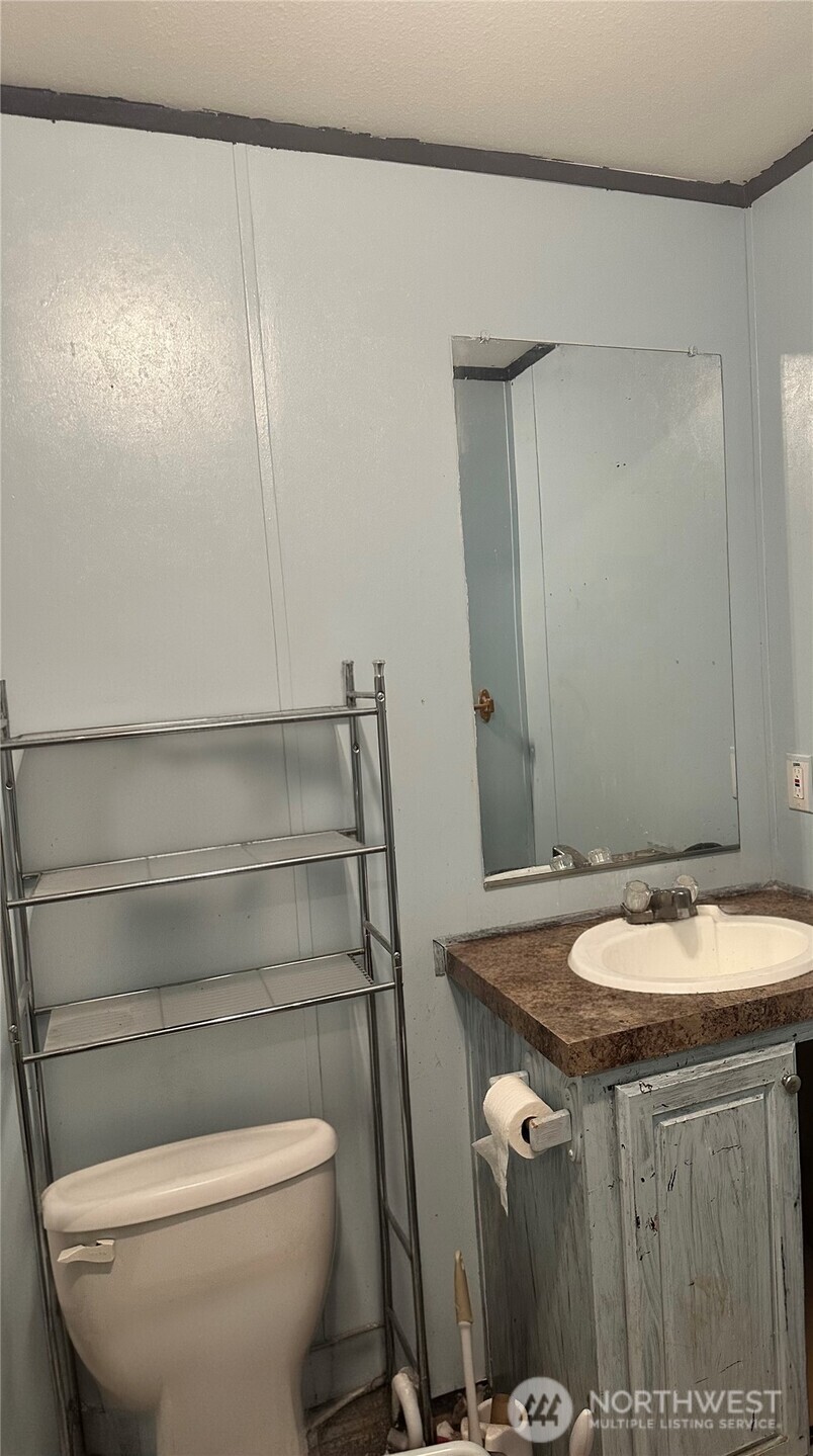 4000 Flynn 7 Property Photo 4