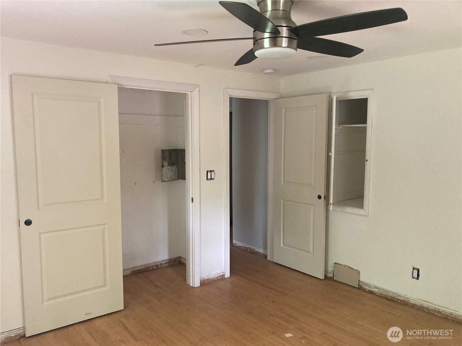 6925 52nd Avenue Property Photo 6