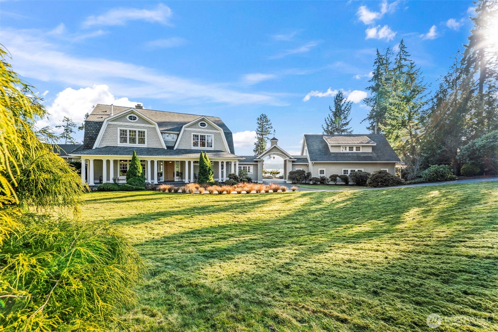 7104 E Grapeview Loop Road Property Photo 4
