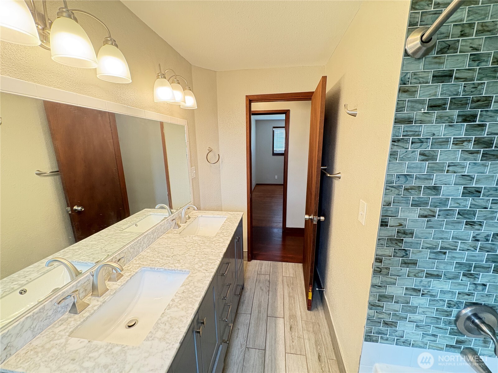 1828 Gossard Street Property Photo 17
