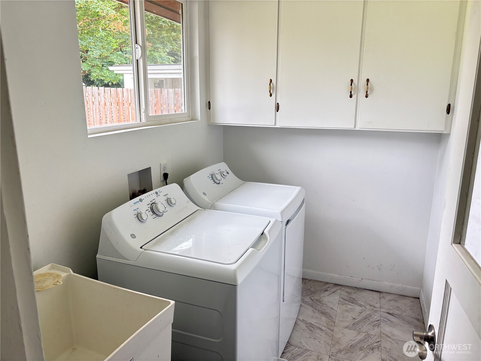 1828 Gossard Street Property Photo 24